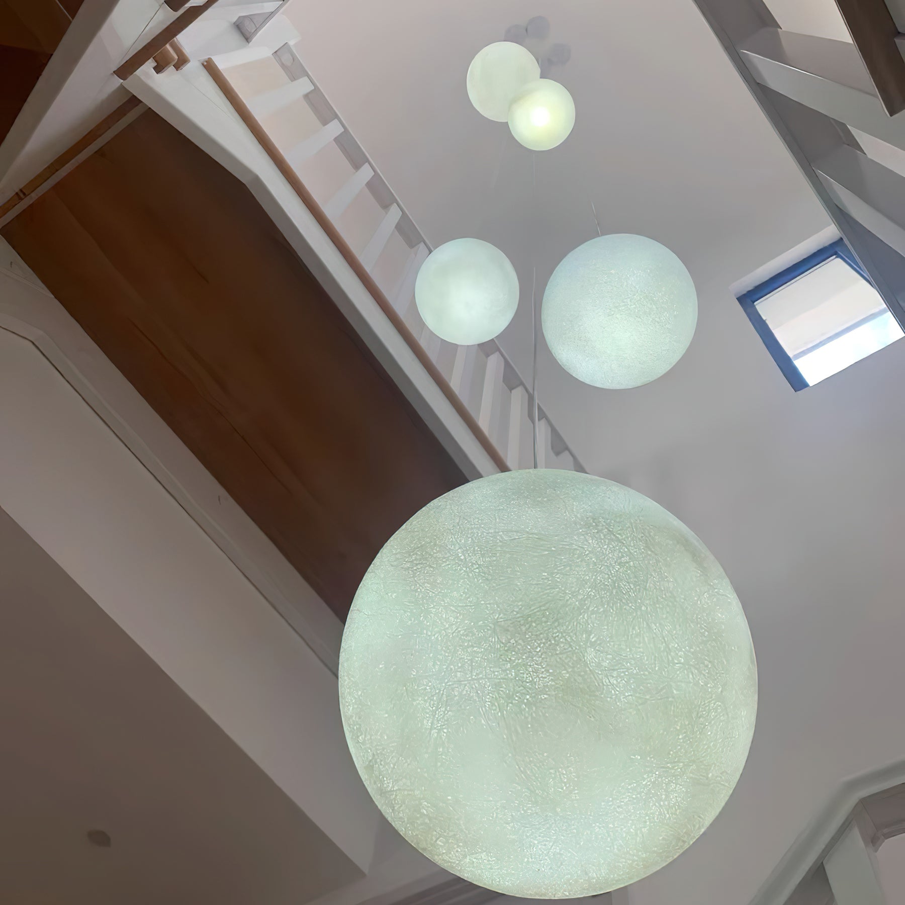 Camu Globe Pendant Light
