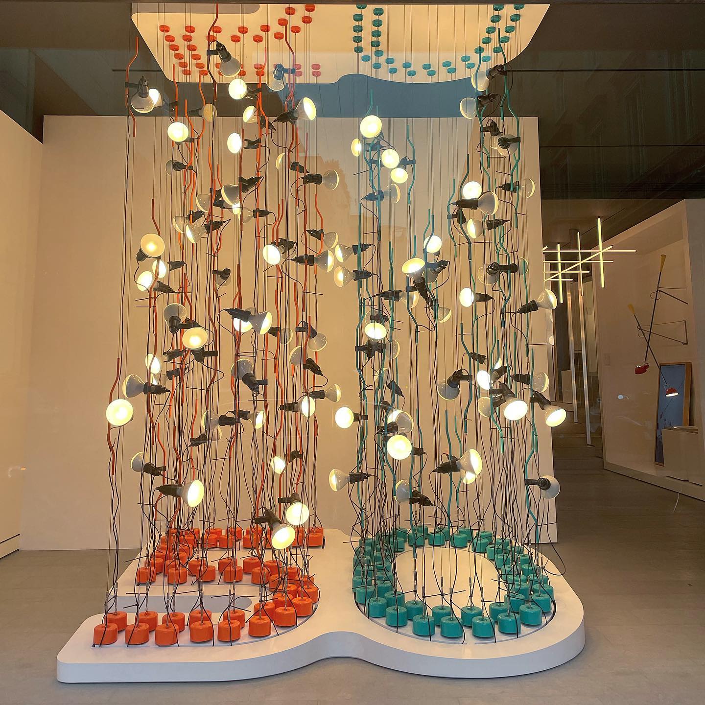 Elomiden Floor to Ceiling Lamp