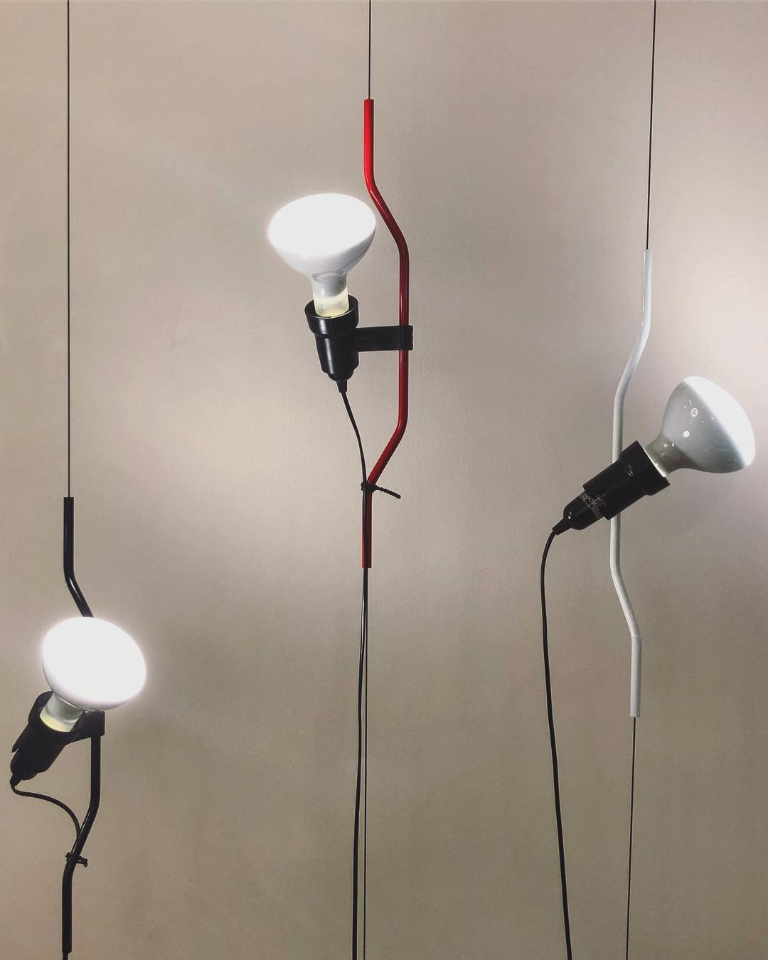 Elomiden Floor to Ceiling Lamp