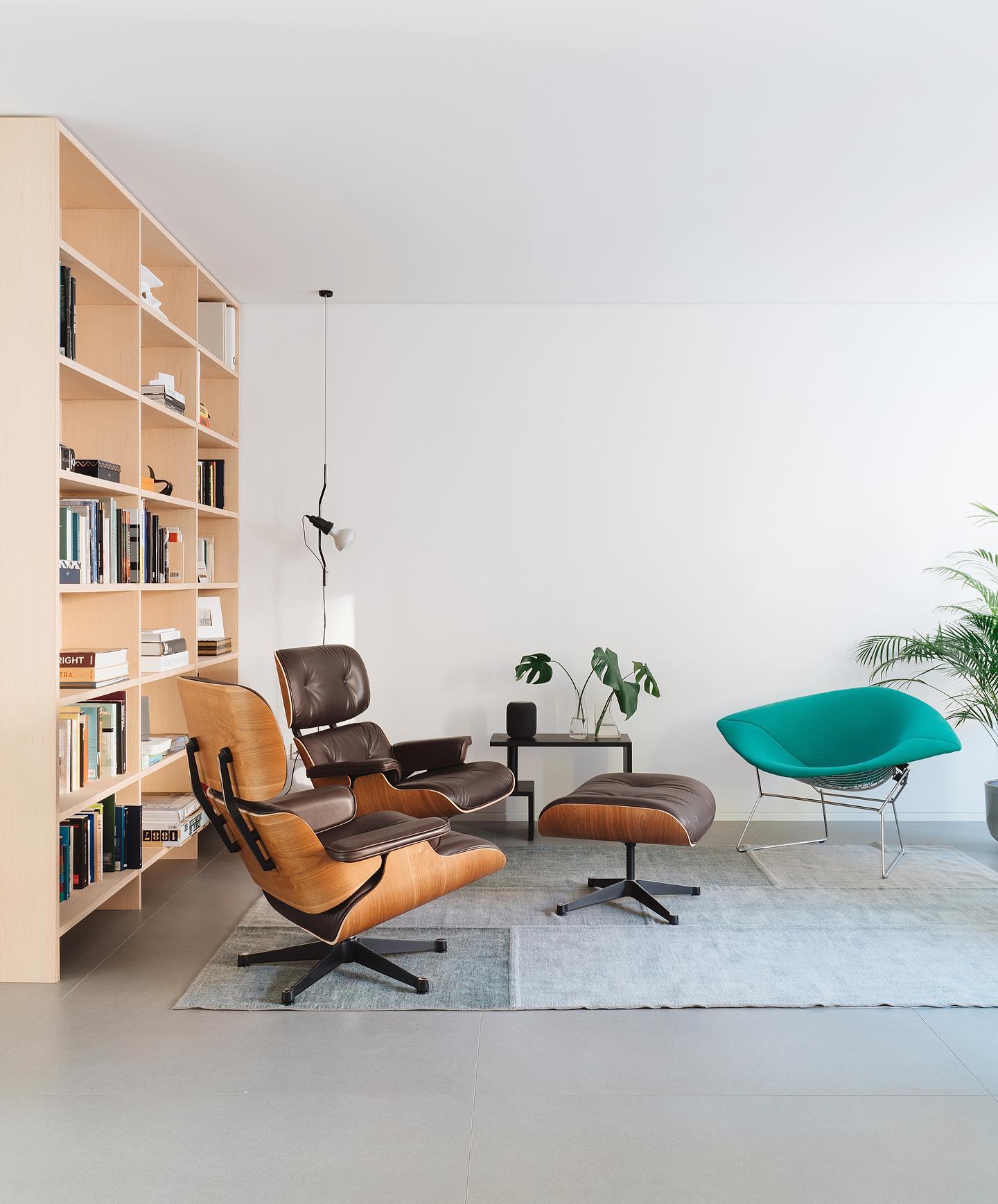 Elomiden Floor to Ceiling Lamp