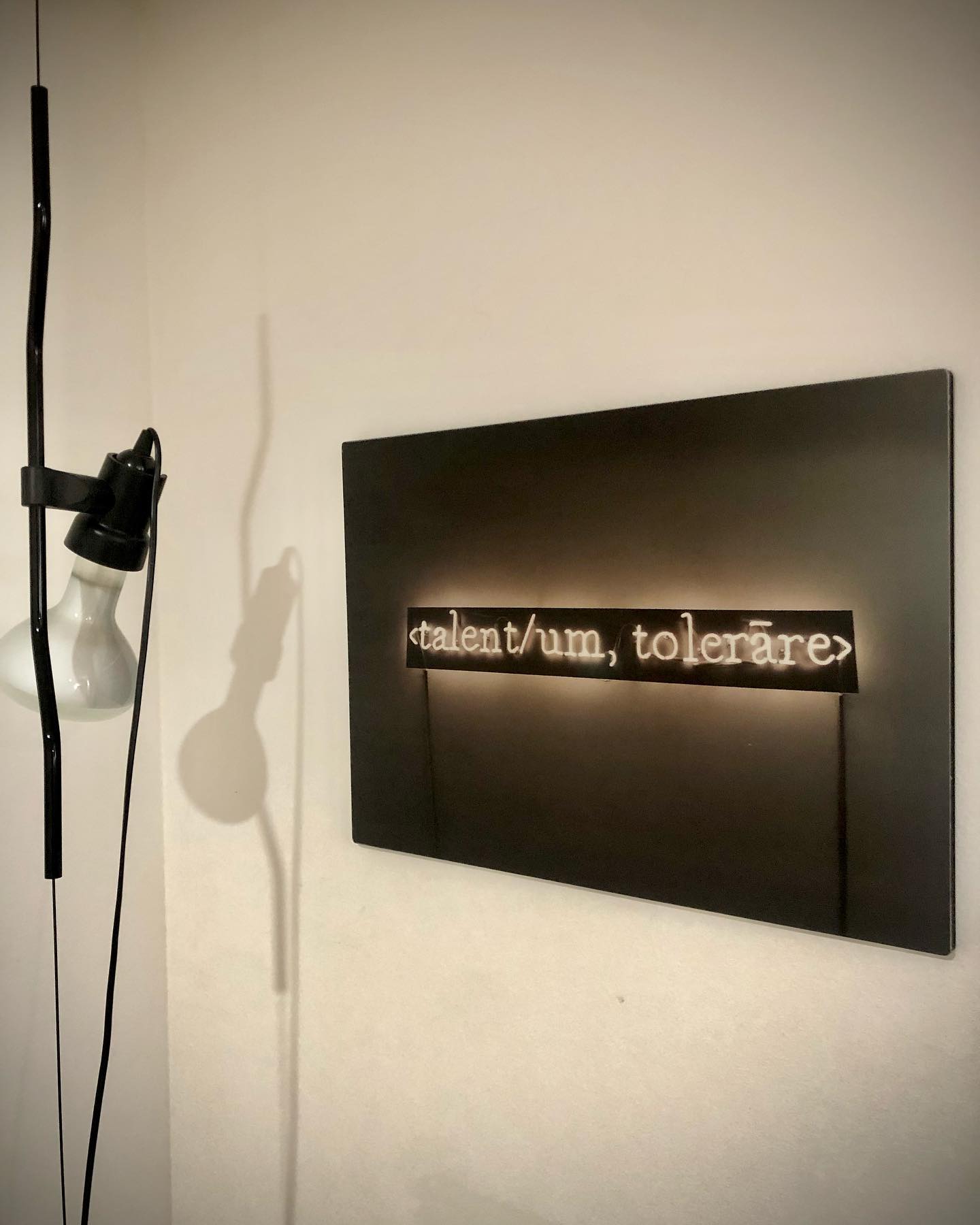 Elomiden Floor to Ceiling Lamp