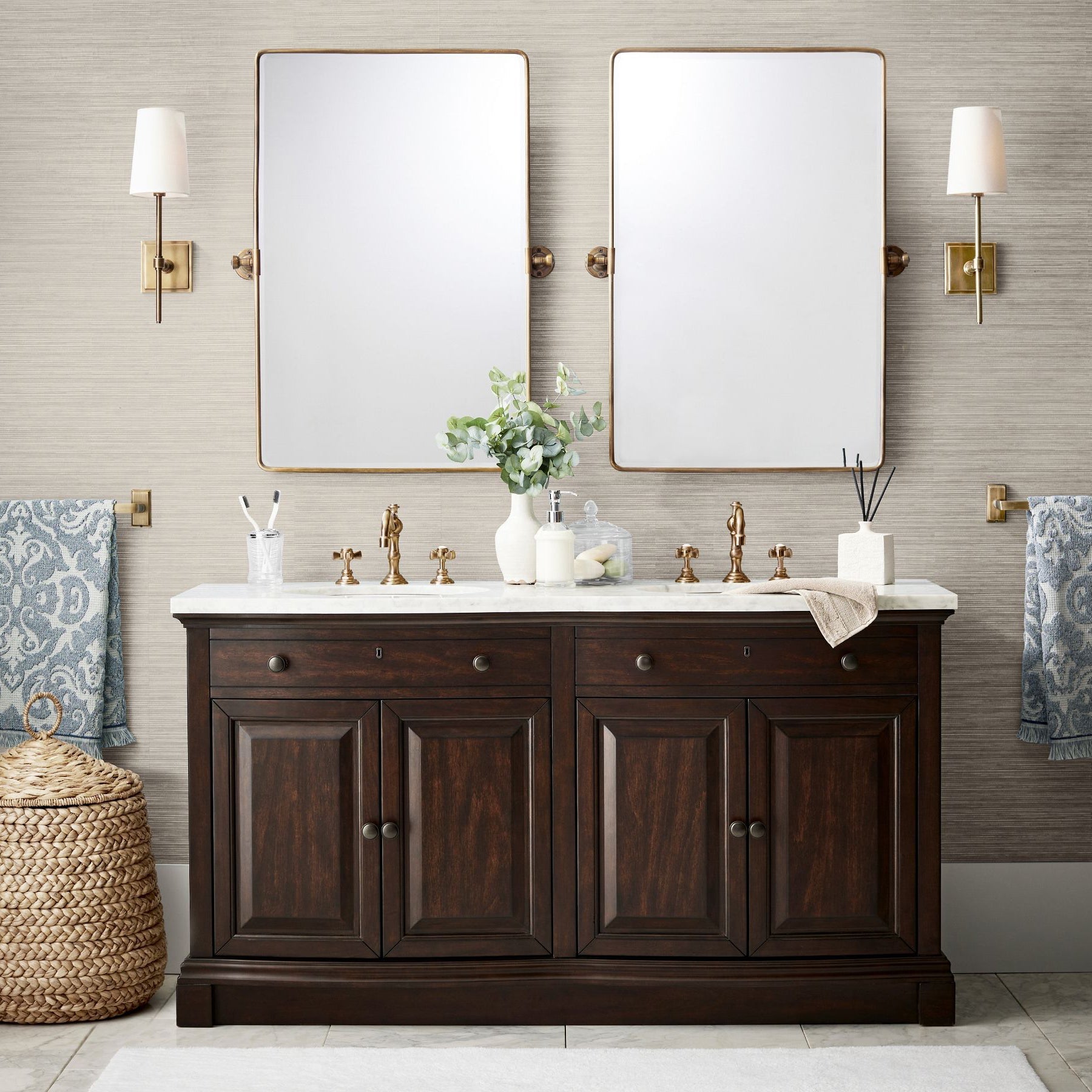 Romar Classic Wall Light