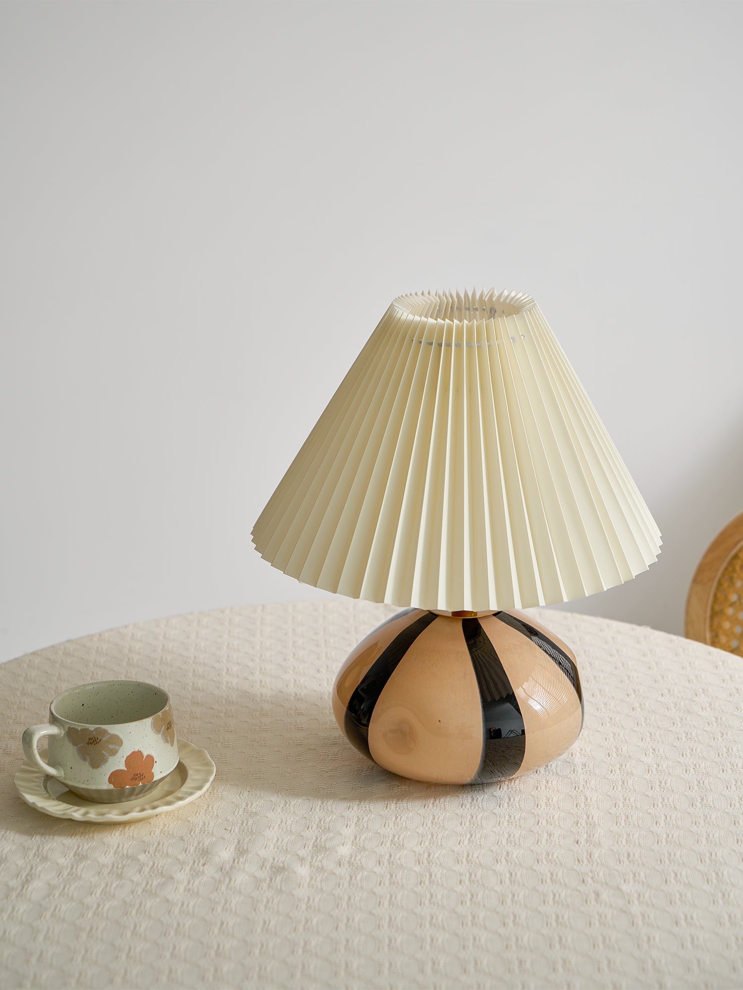 Orilo Pleated Table Lamp