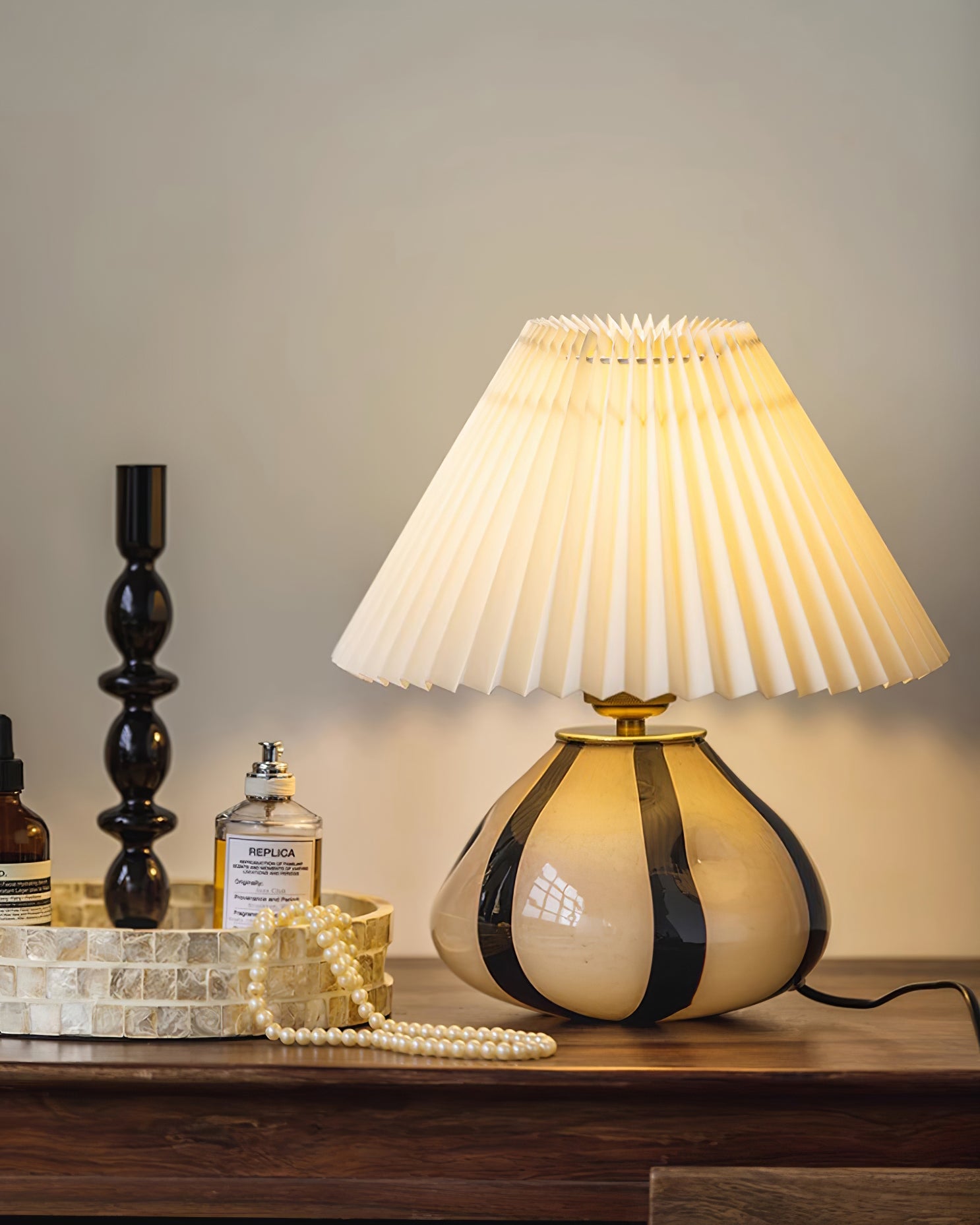 Orilo Pleated Table Lamp