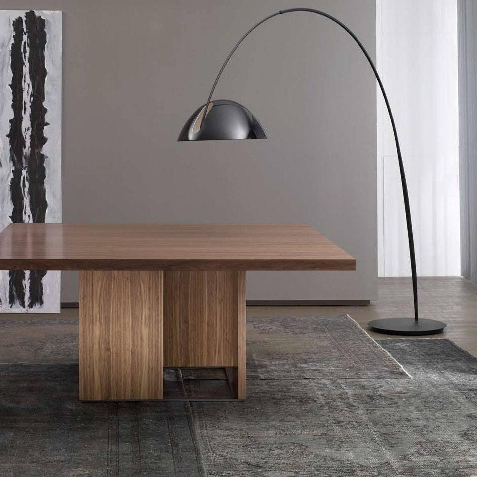Deli Arc Floor Lamp