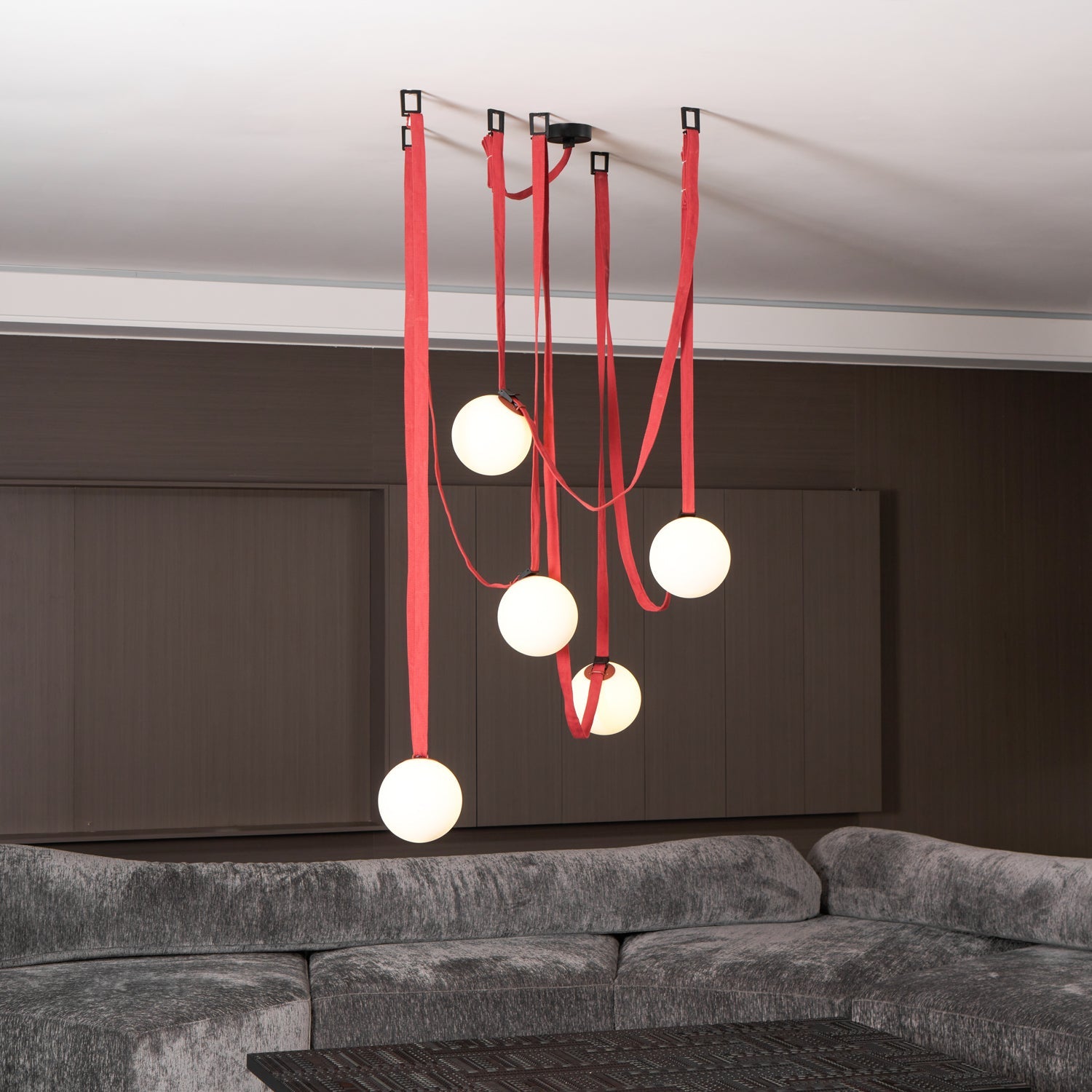 Neroiell Globe Pendant Light