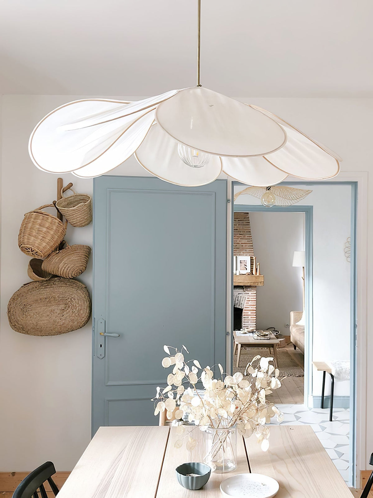 Foxli Petal Pendant Light