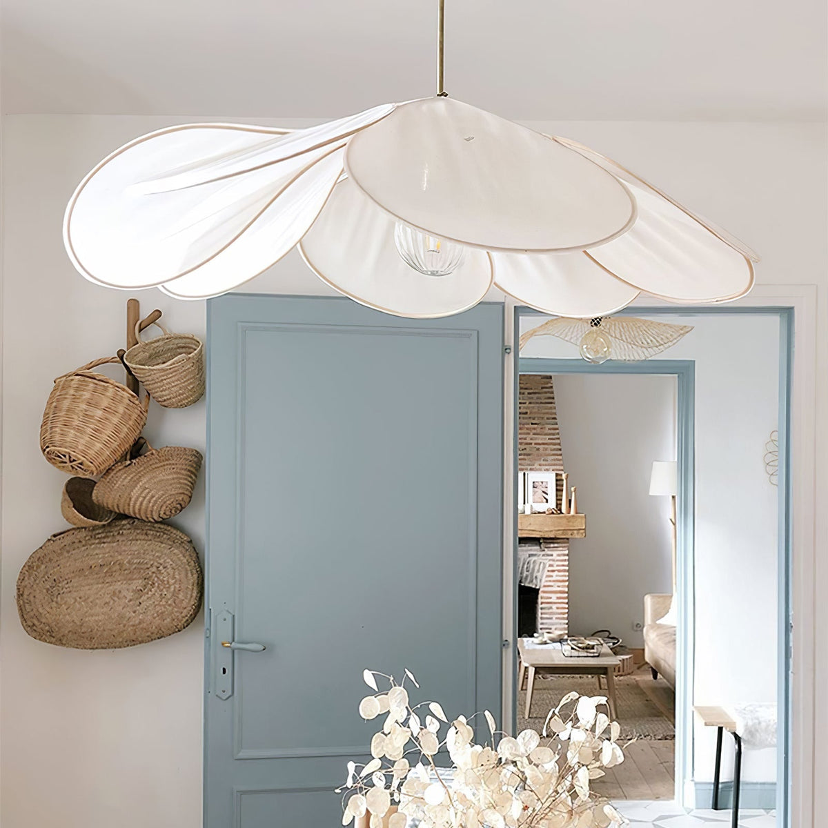 Foxli Petal Pendant Light