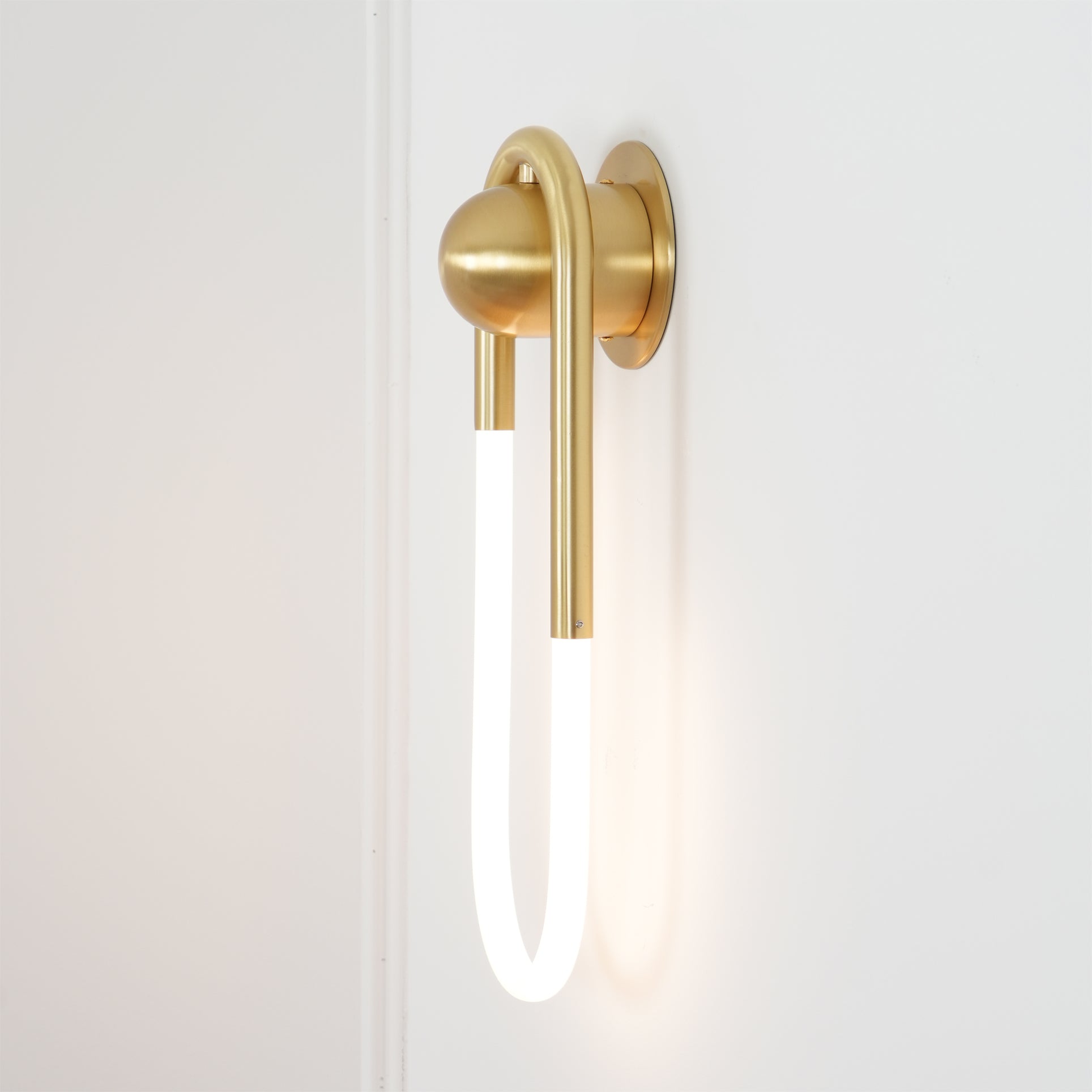 Macove Loop Wall Light