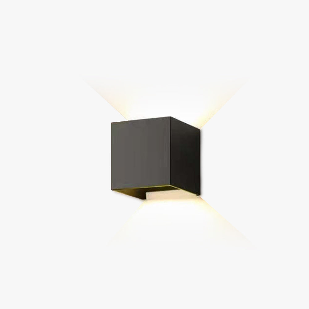 Kirono Outdoor Wall Light