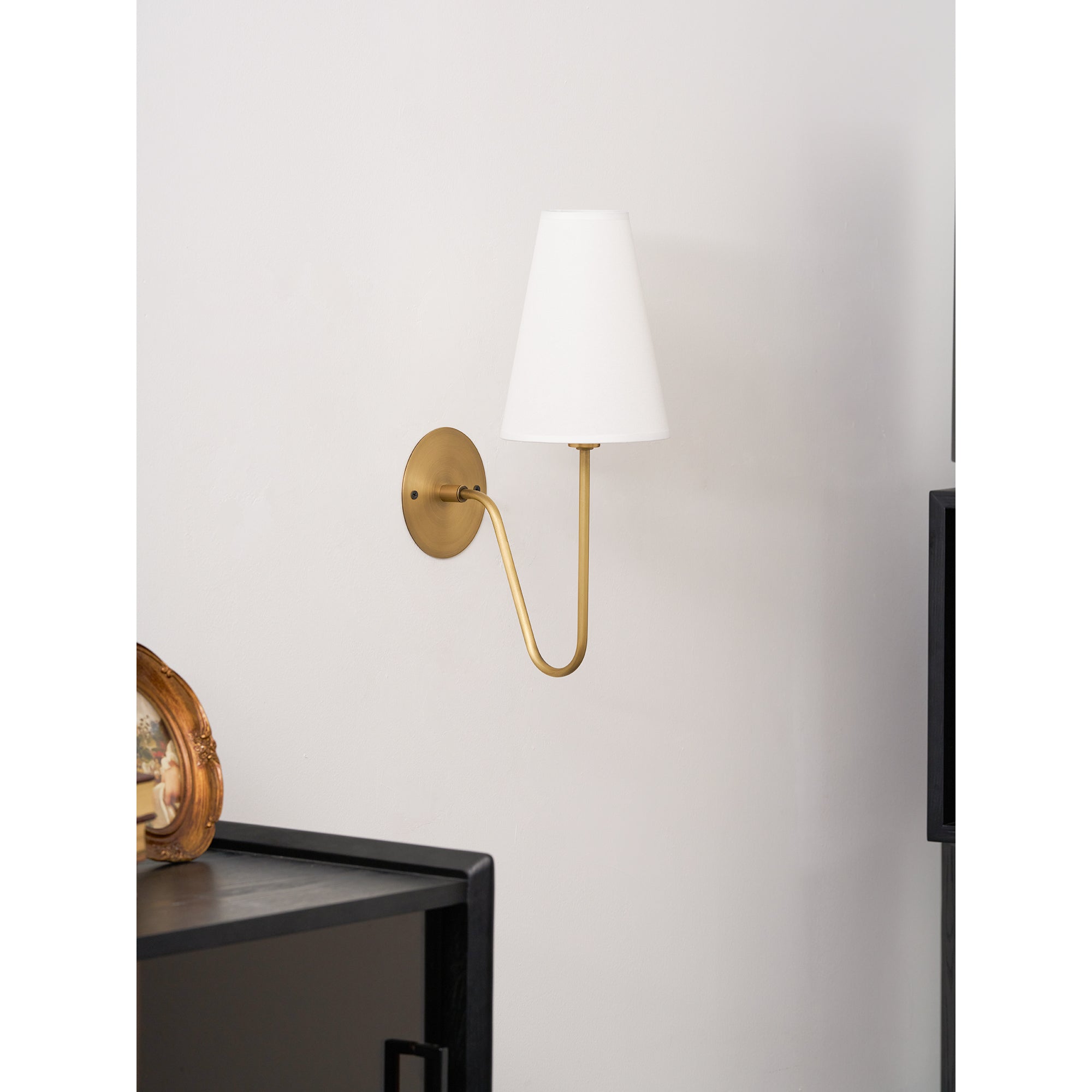 Aron Wall Light