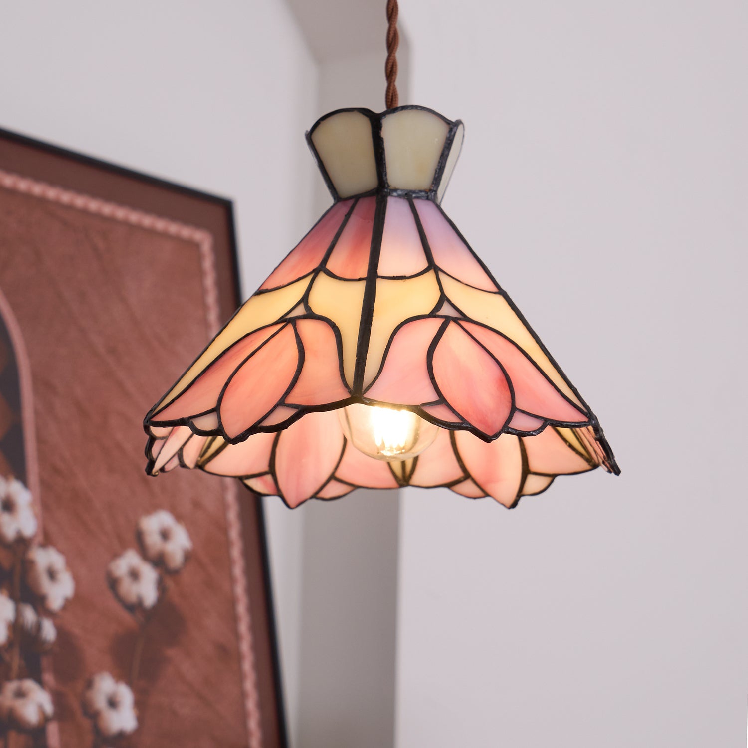 Lecoaris Tiffany Pendant Light