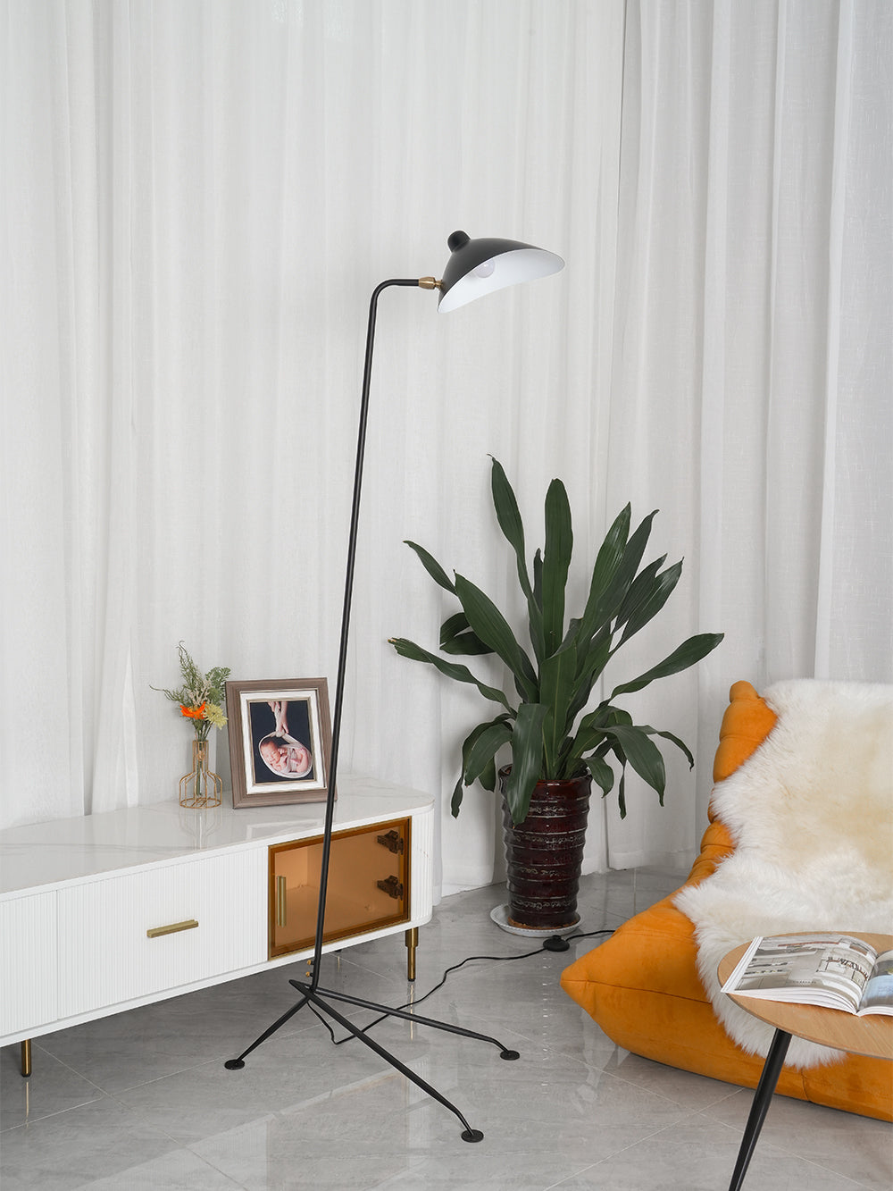 Finna Modern Floor Lamp
