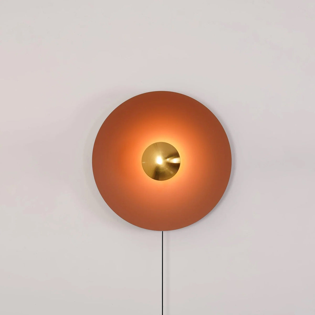 Simplicity Glow Plug-in Wall Light – detail 2