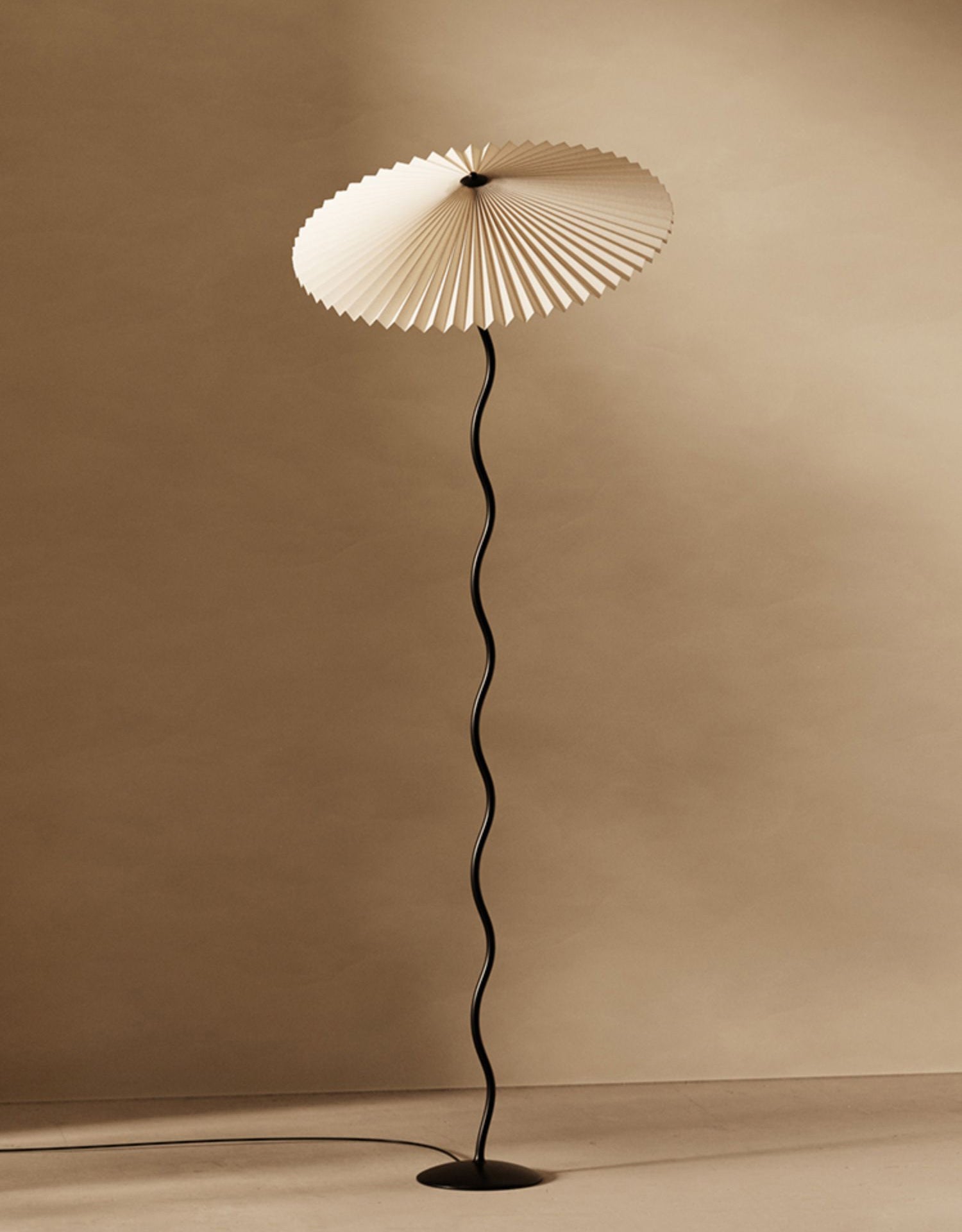 Doveorio Wavy Floor Lamp