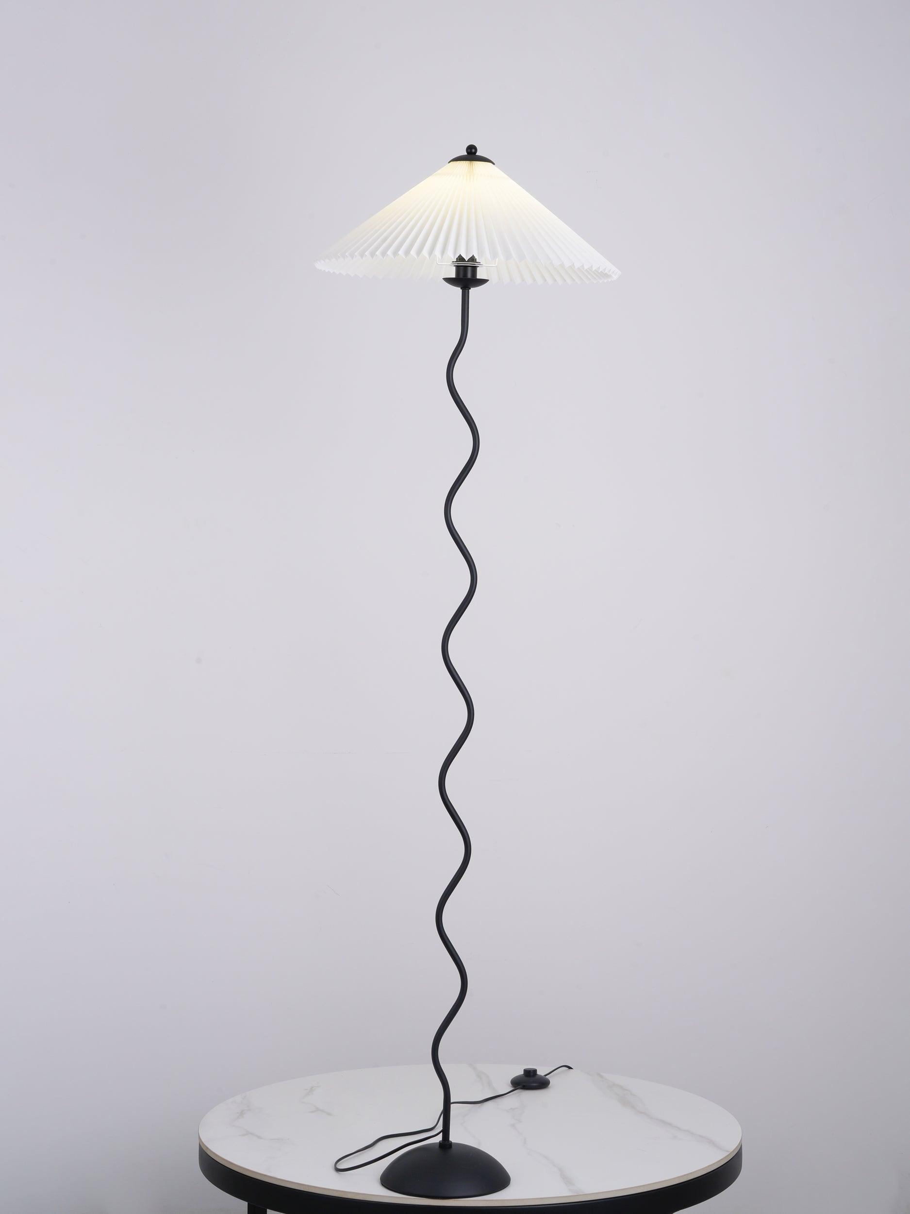 Doveorio Wavy Floor Lamp