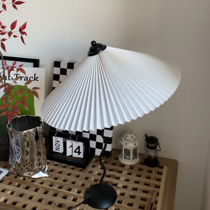 Rion Wavy Table Lamp