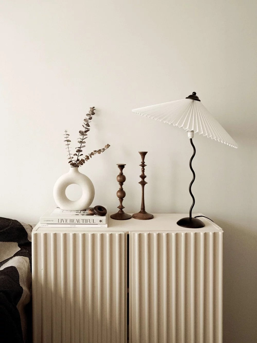 Rion Wavy Table Lamp