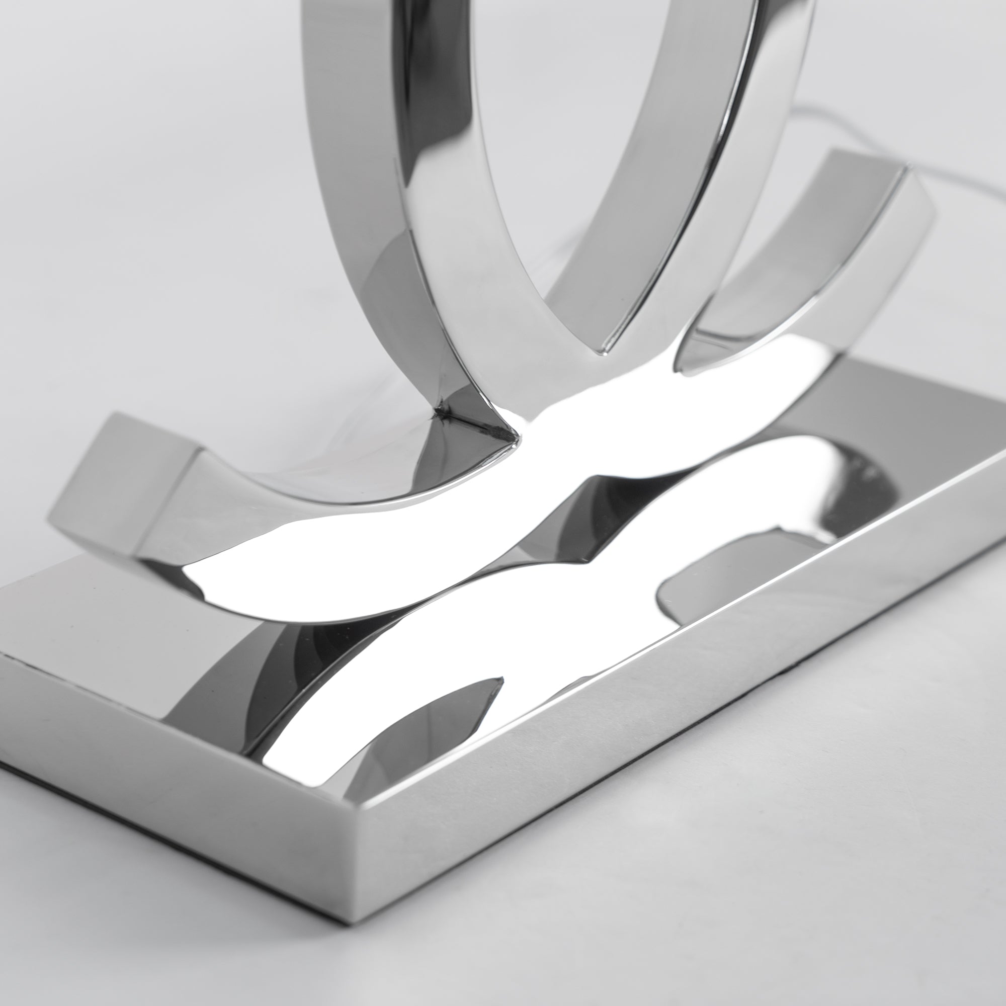 Alve Table Lamp