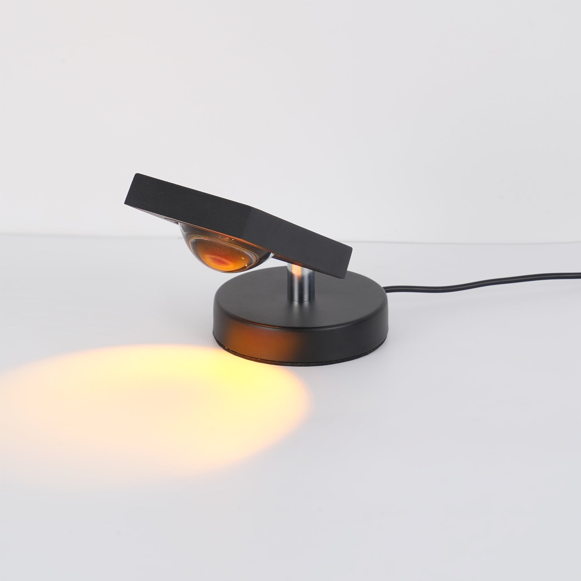 Elioum Table Lamp