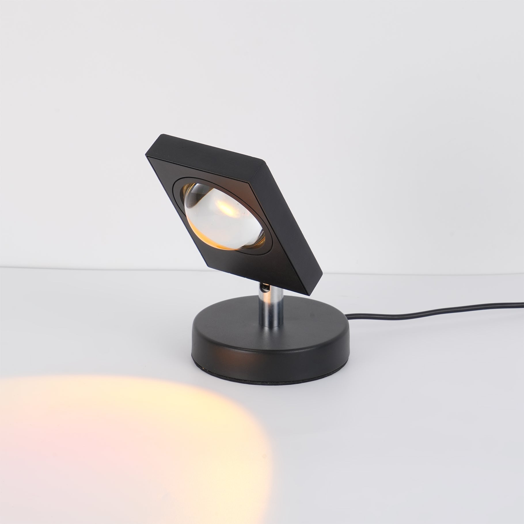 Elioum Table Lamp