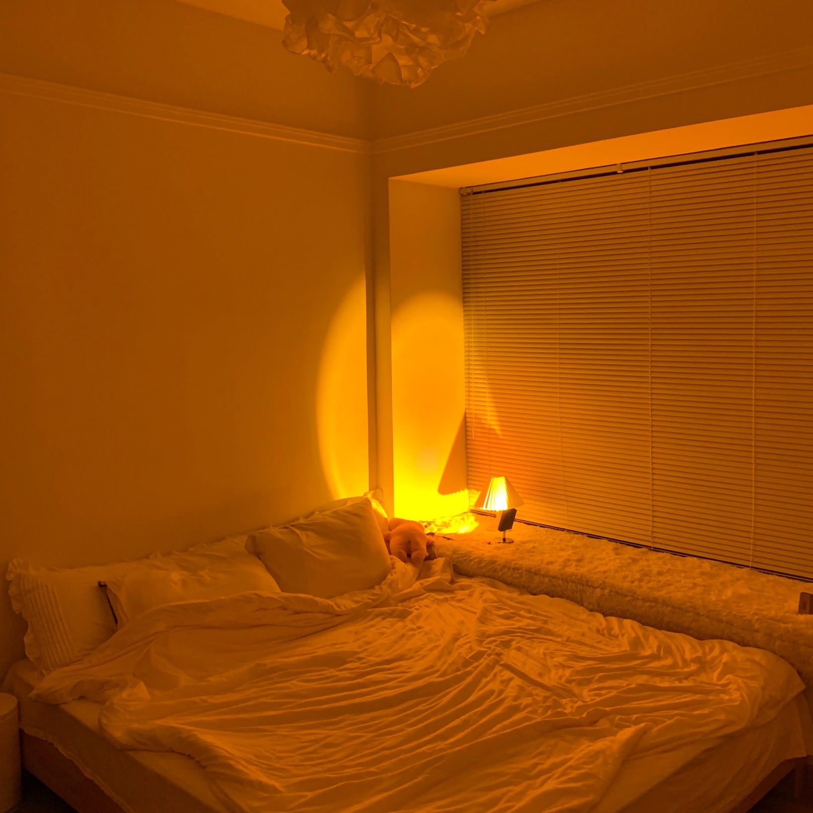 Elioum Table Lamp