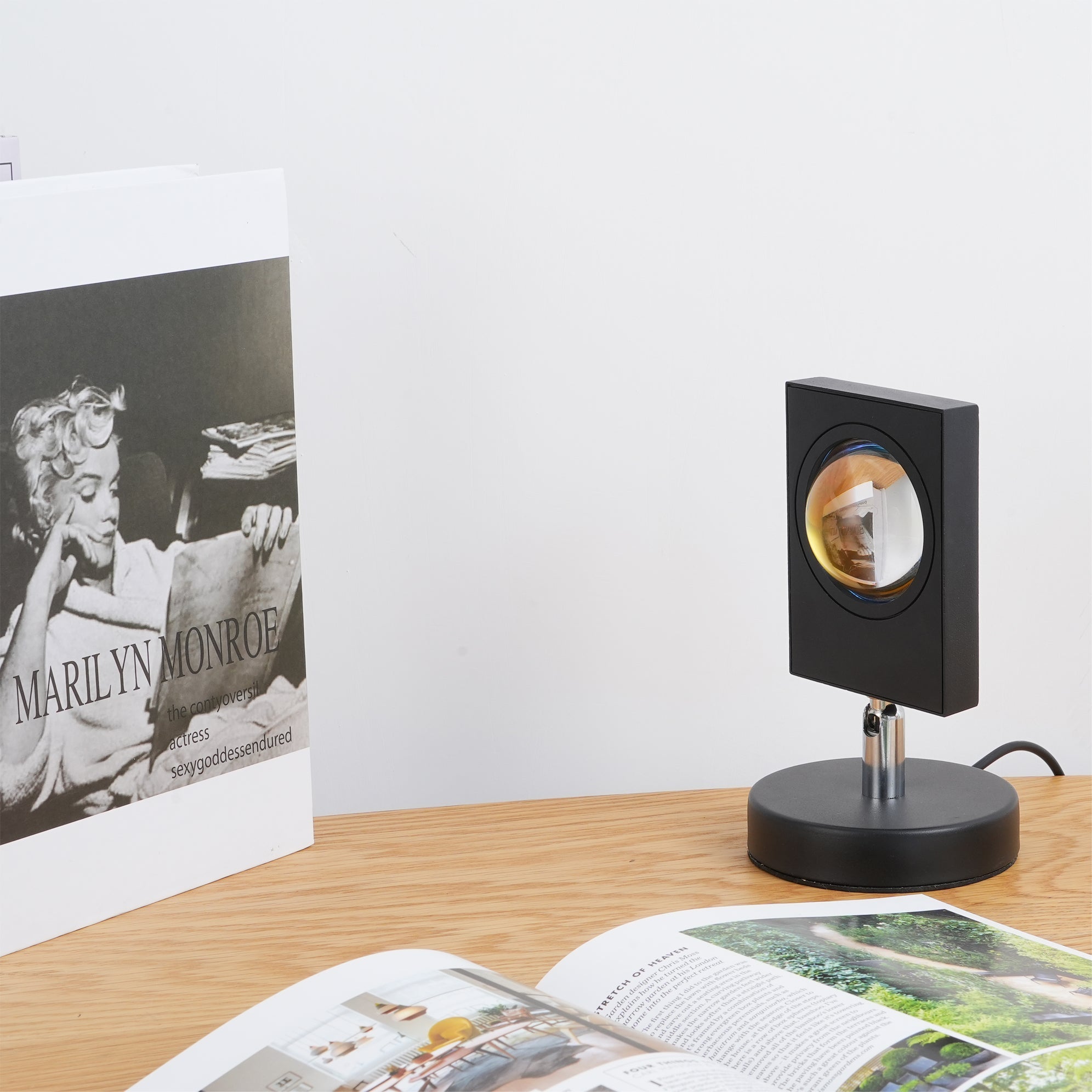 Elioum Table Lamp