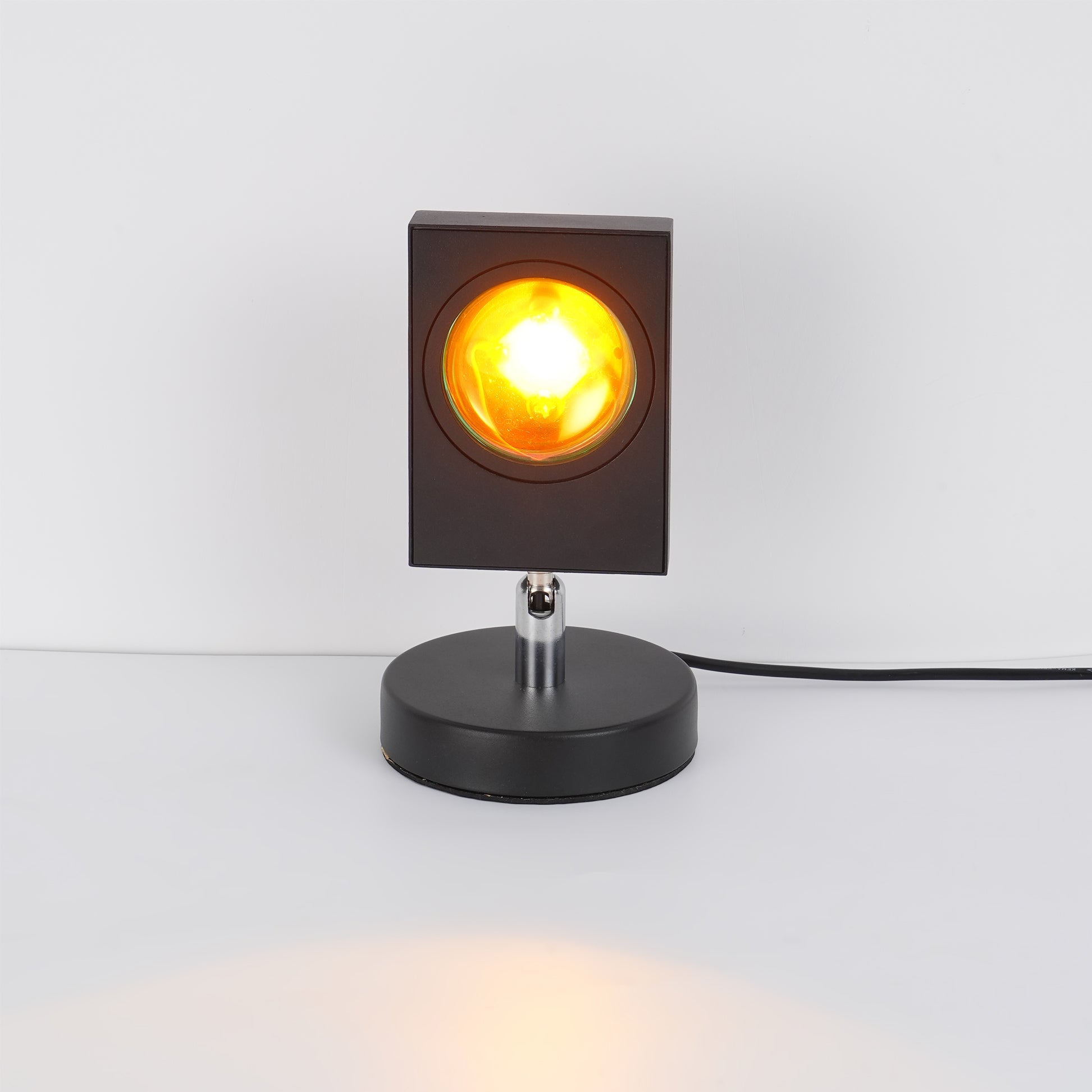 Elioum Table Lamp