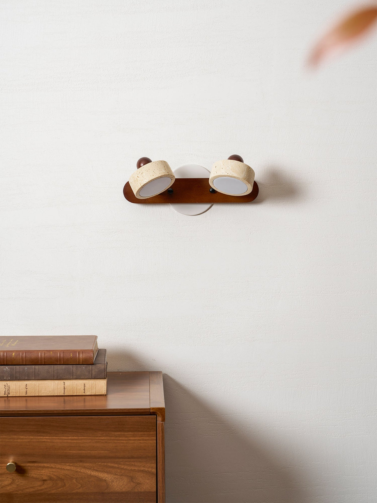 Yaralanon Outdoor Wall Light