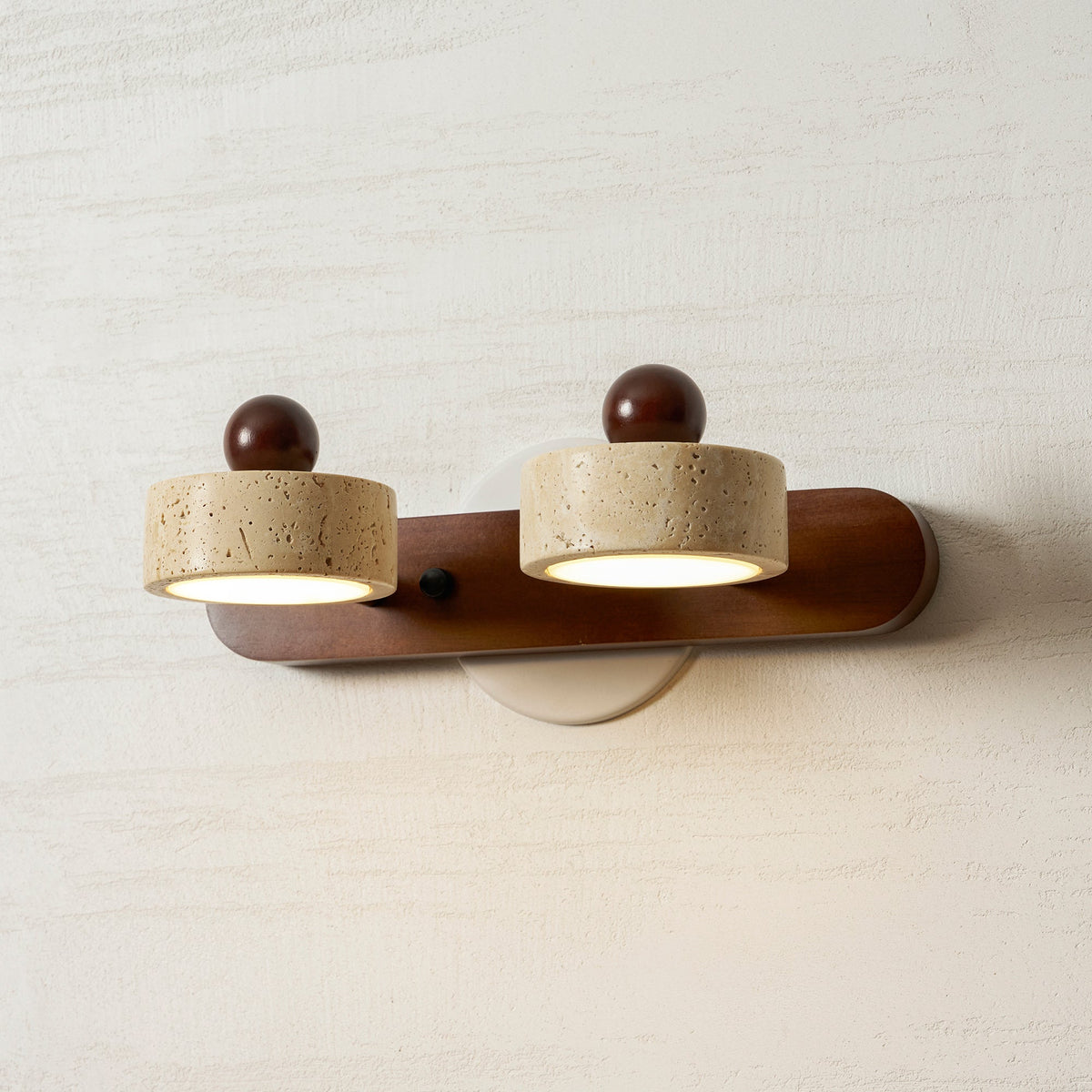 Yaralanon Outdoor Wall Light
