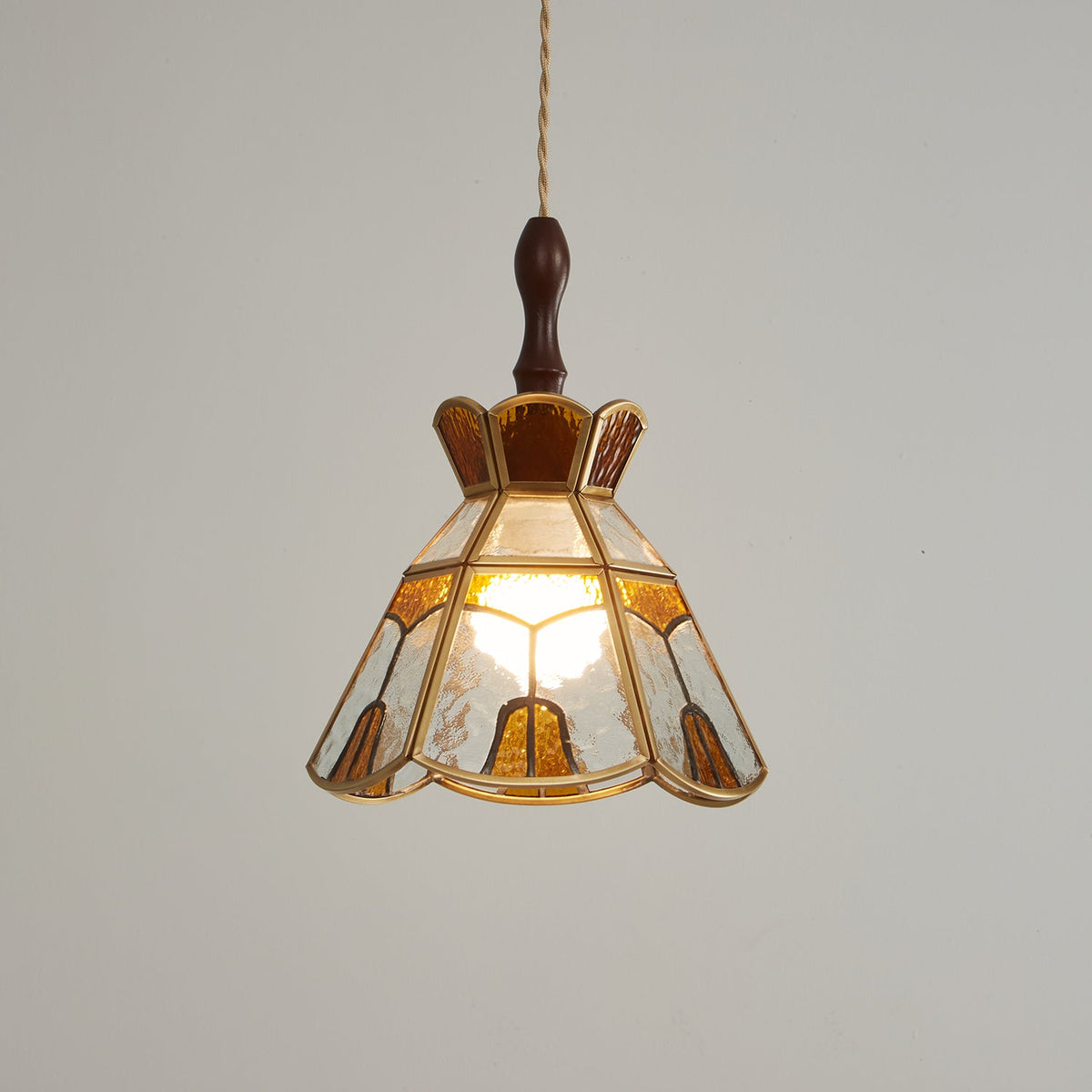 Tiffany Stained Glass Pendant Lamp - Vakkerlight