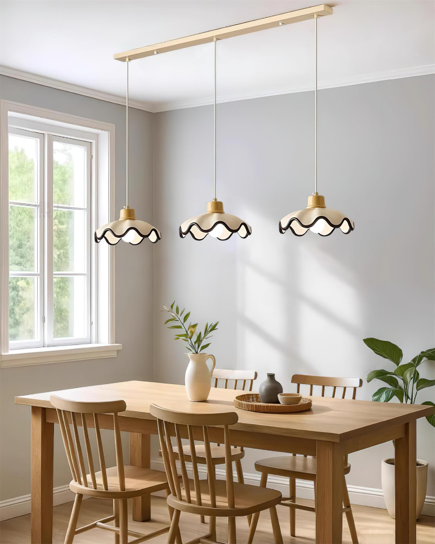 Halenoal Scalloped Pendant Light