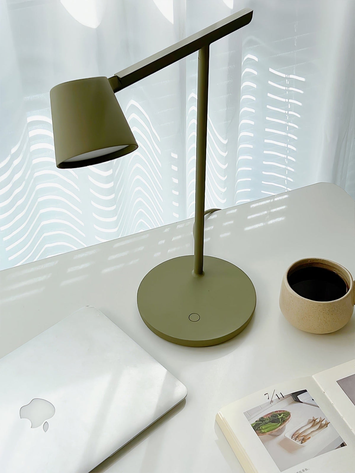 Belvi Minimalist Table Lamp