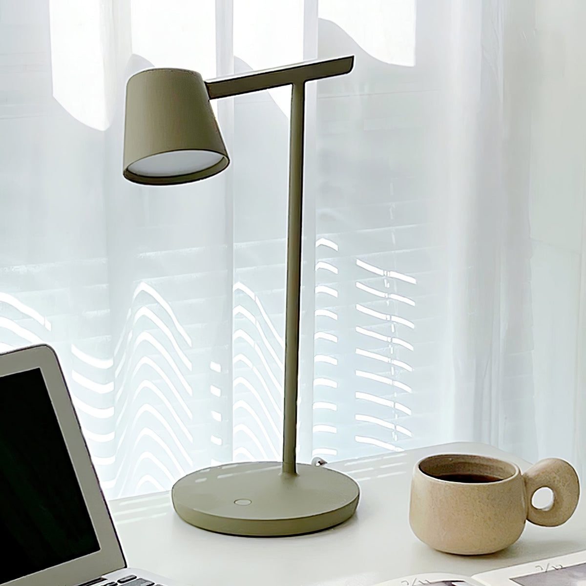 Belvi Minimalist Table Lamp