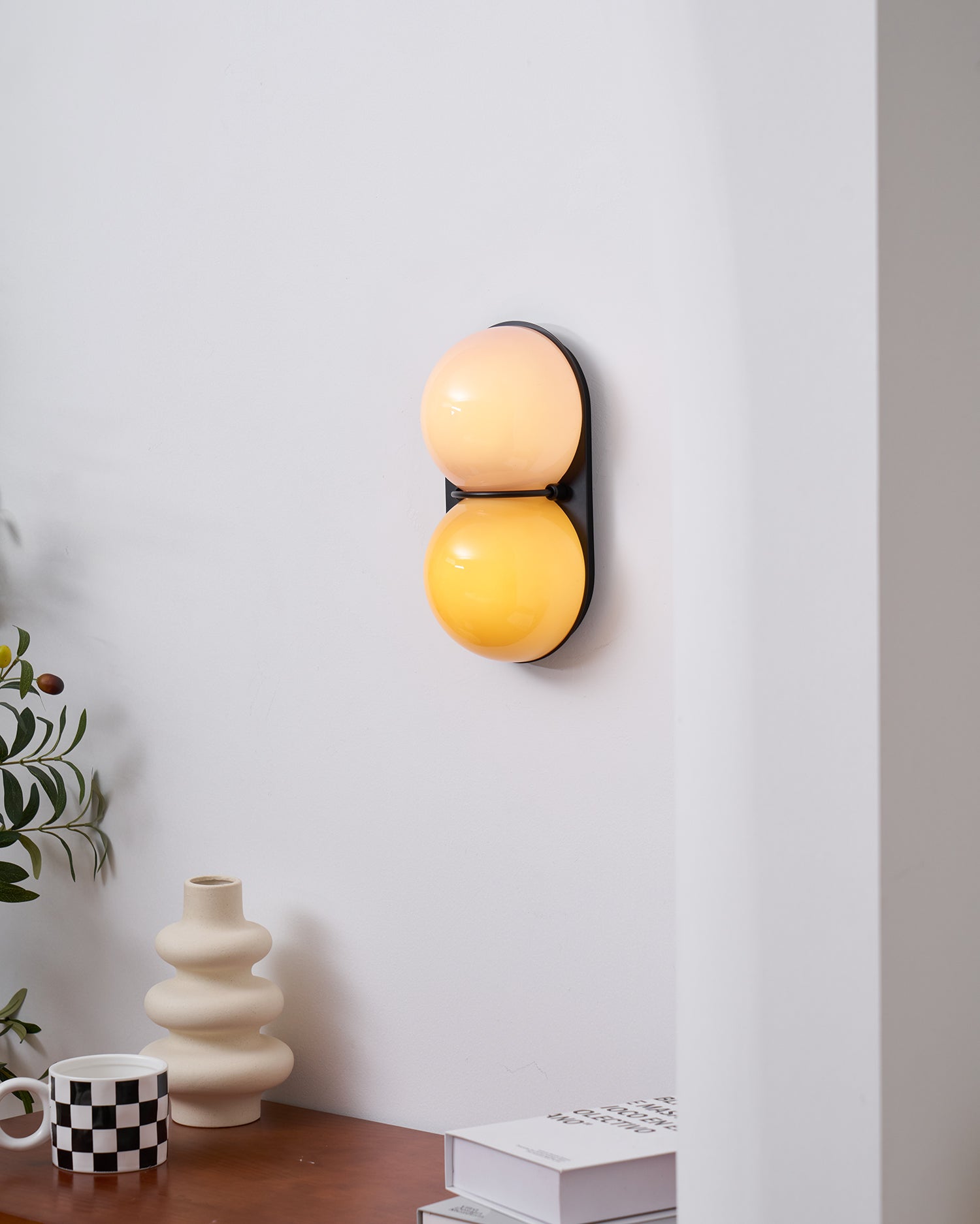 Akroia Wall Light