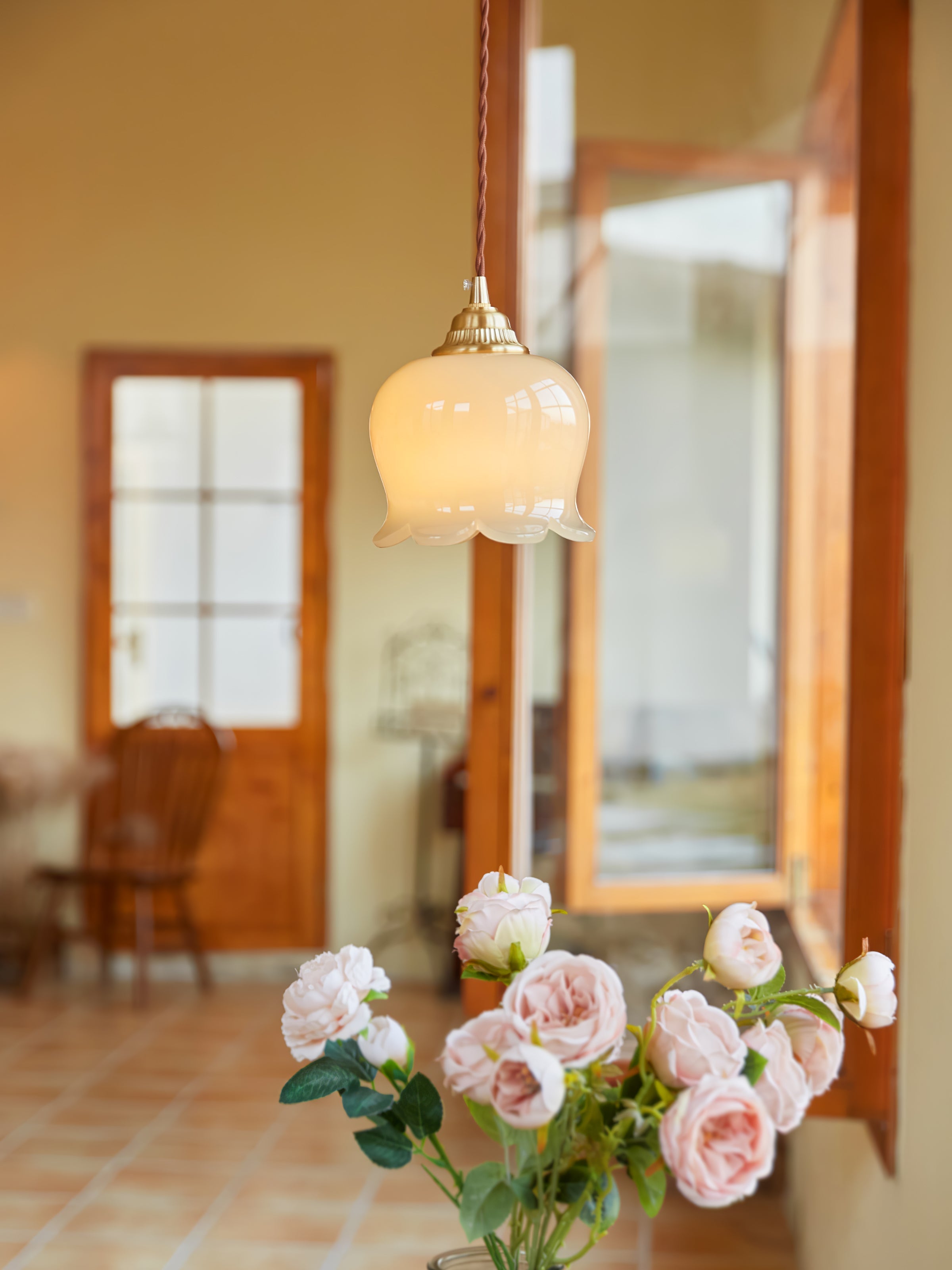 Emaley Flower Pendant Light