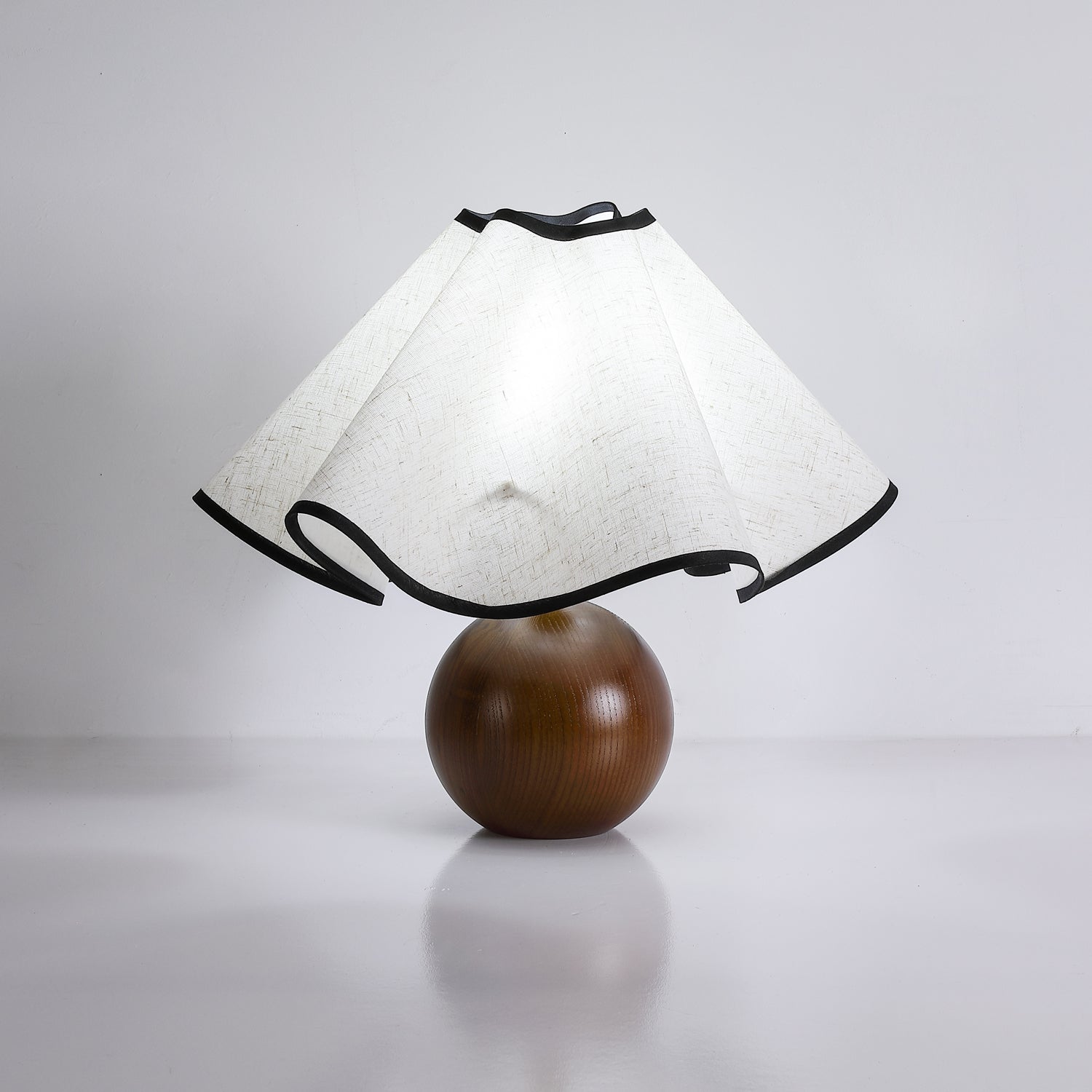Melto Wave Table Lamp
