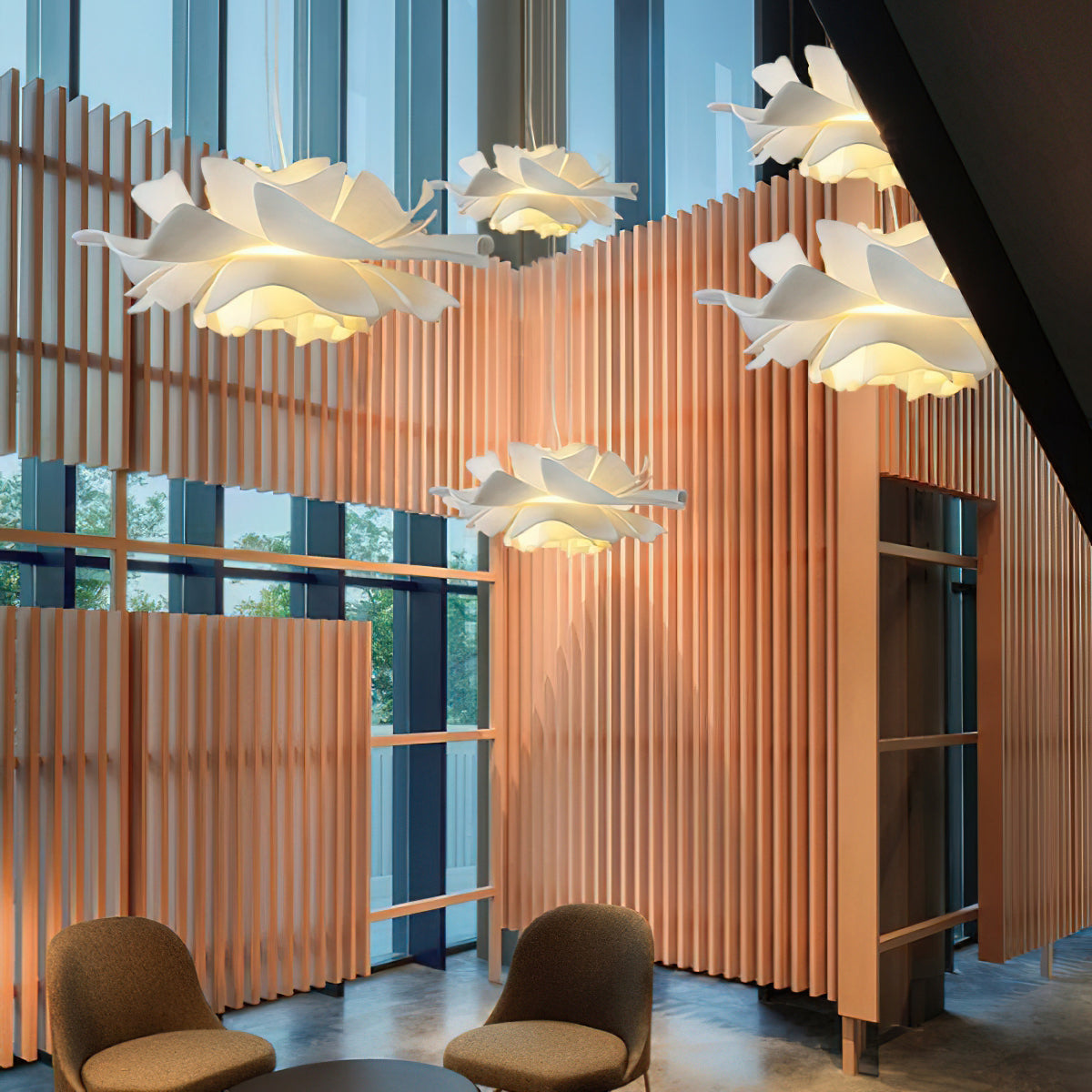 Oakin Lotus Pendant Light