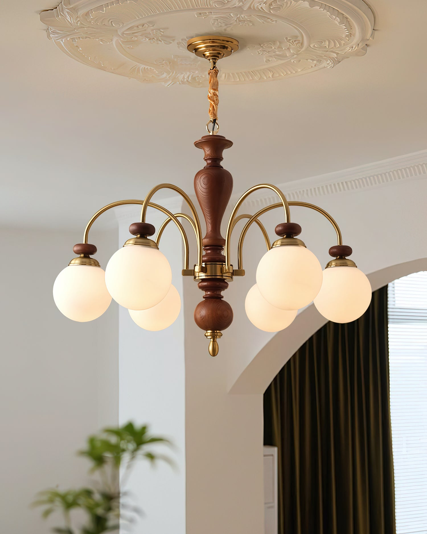 Wynre Classic Chandelier