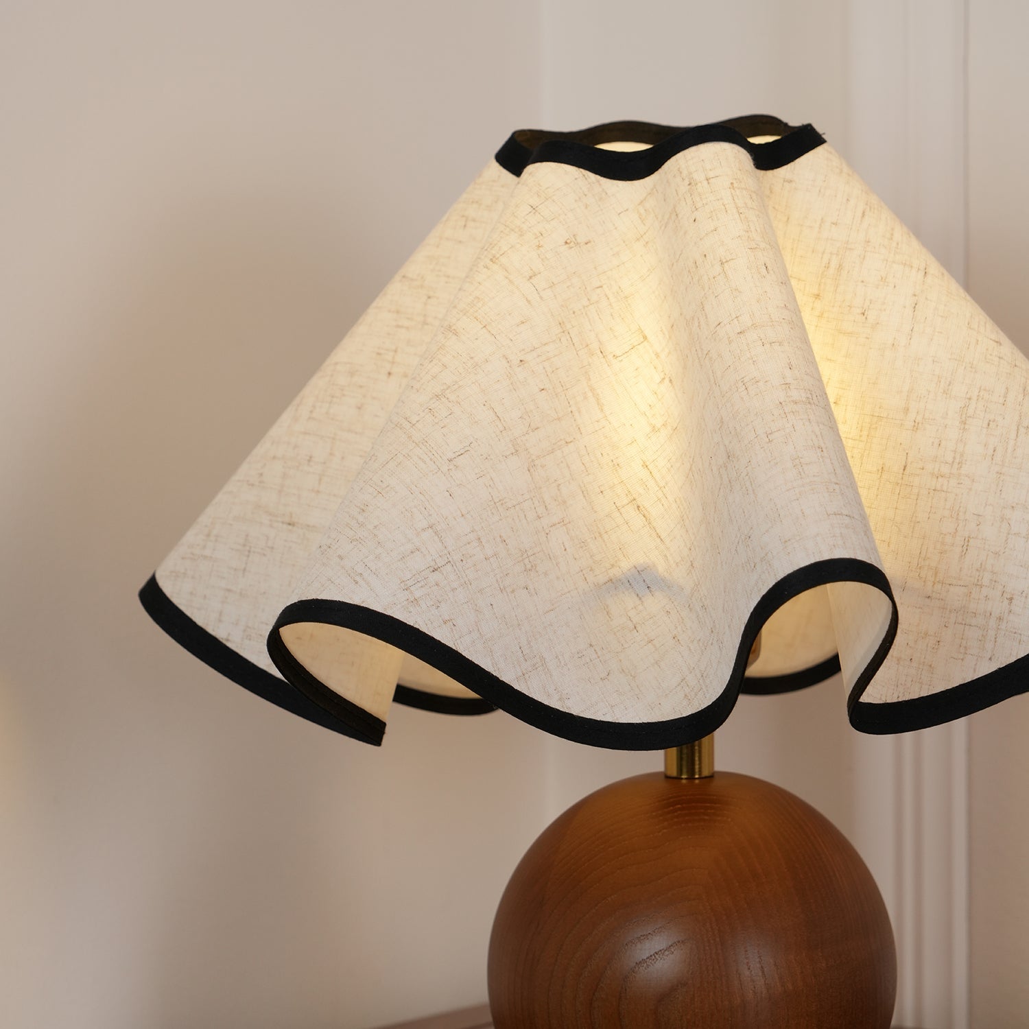 Melto Wave Table Lamp