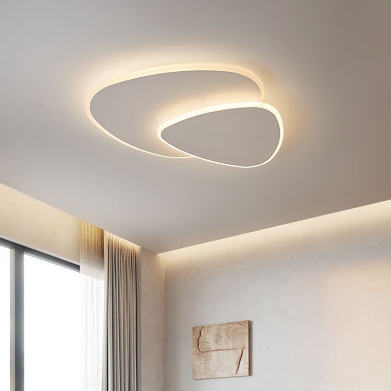 Kelas Triangle Ceiling Light