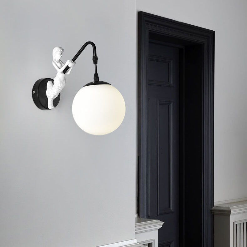 Roveno Globe Wall Light