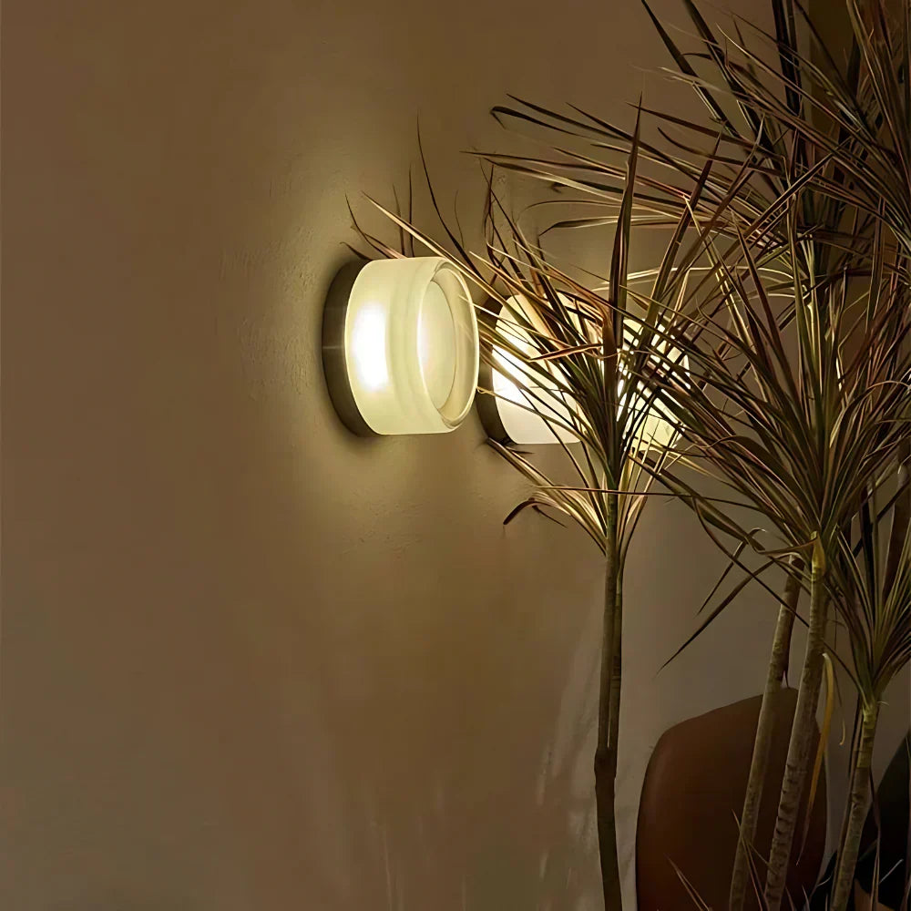 Quinmar Textured Wall Light