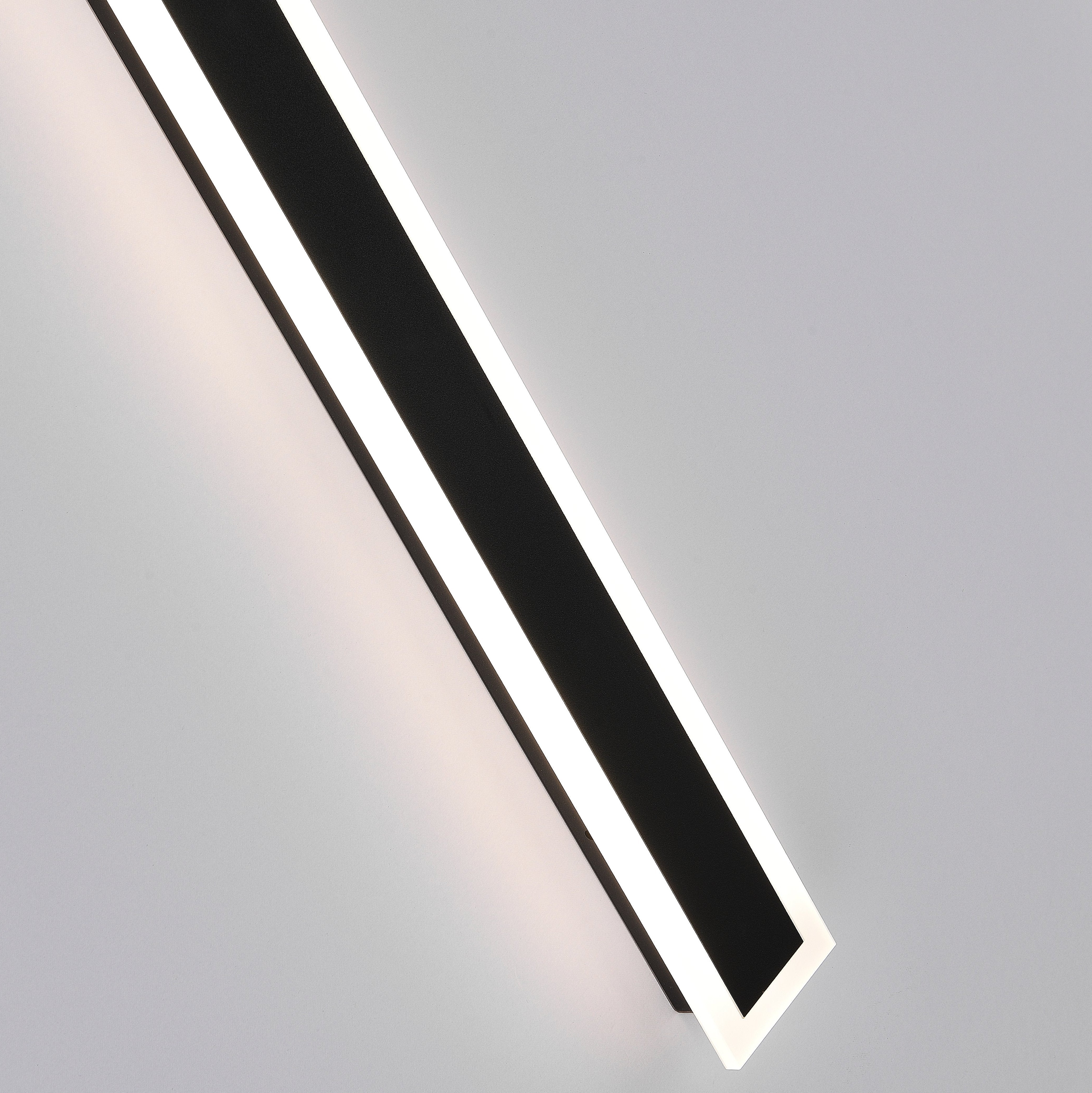 Quinlen Outdoor Wall Light