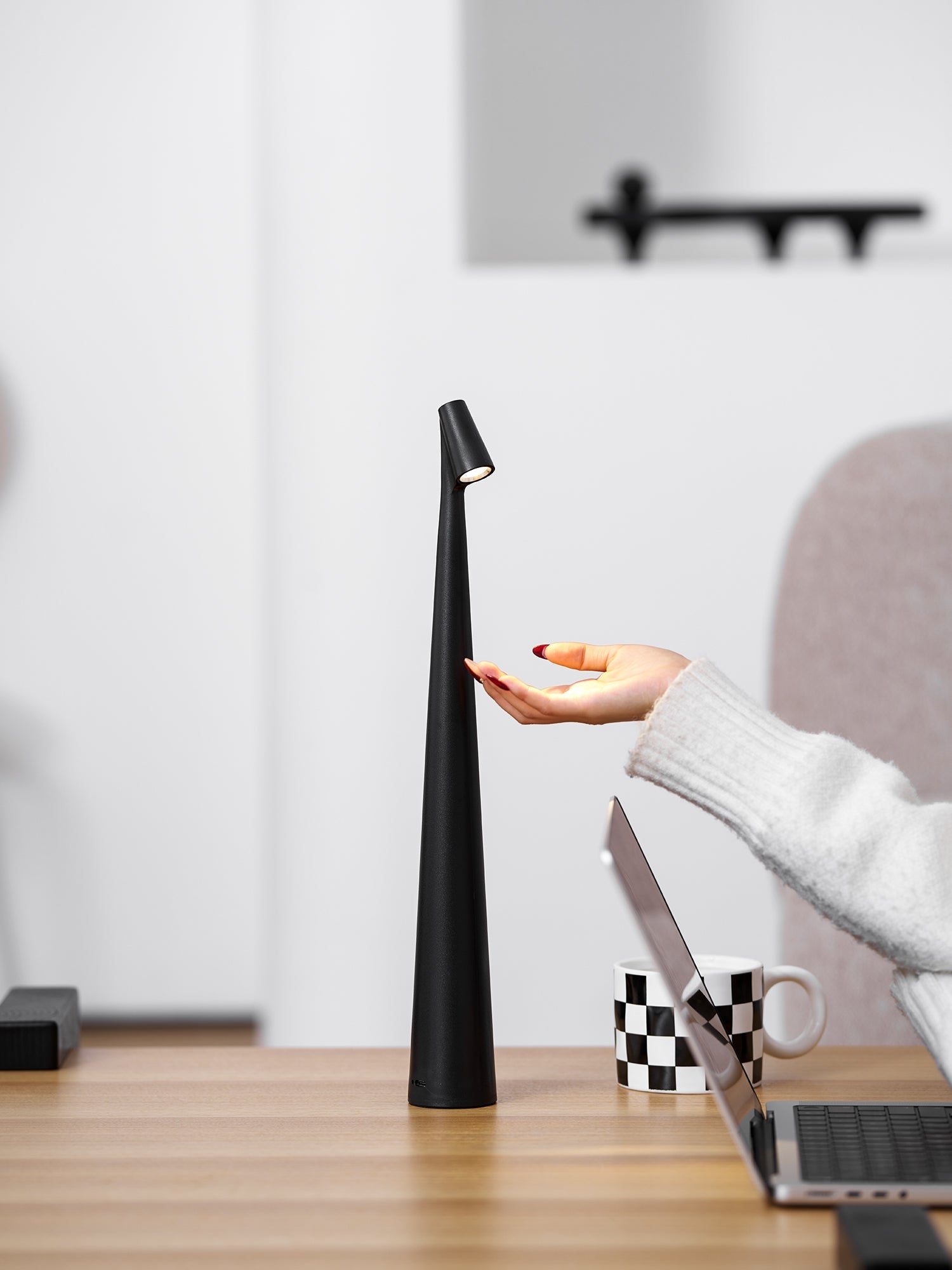Junoio Table Lamp