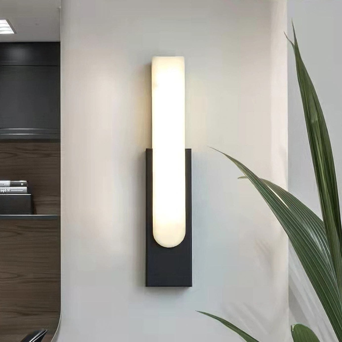 Agatha Alabaster Wall Lamp – detail 2