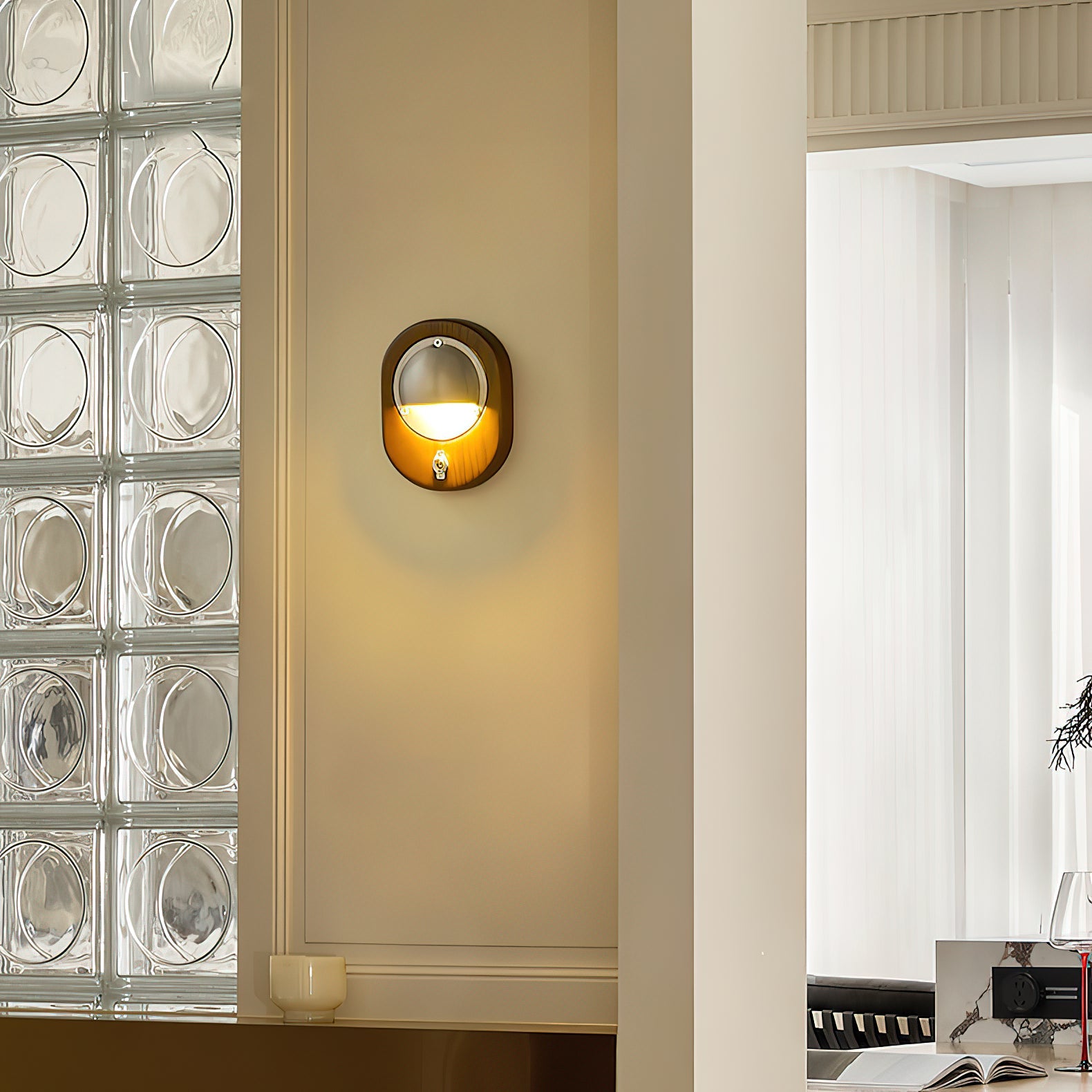 Mirawell Wall Light