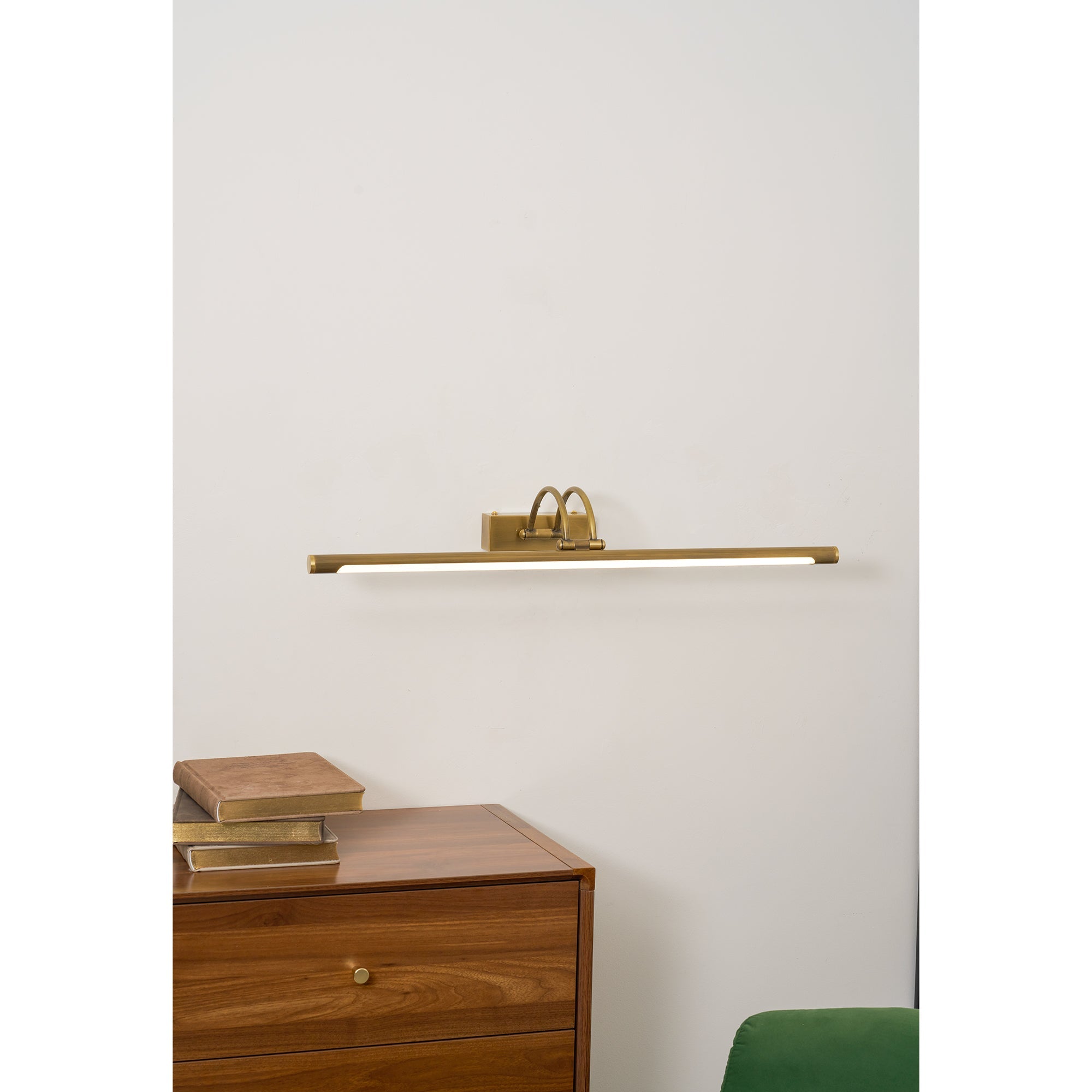 Lexanus Linear Wall Light