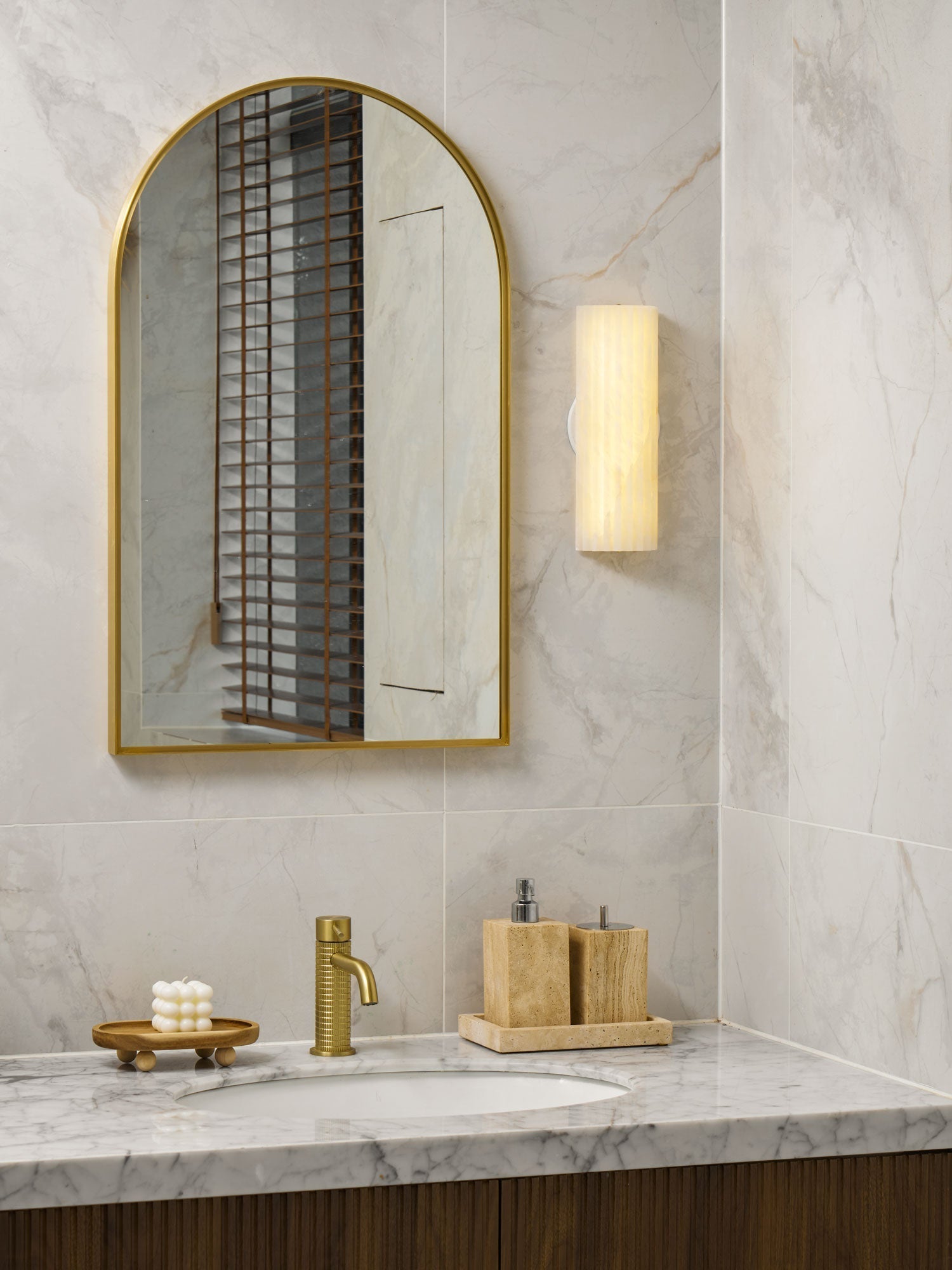 Solas Alabaster Wall Light