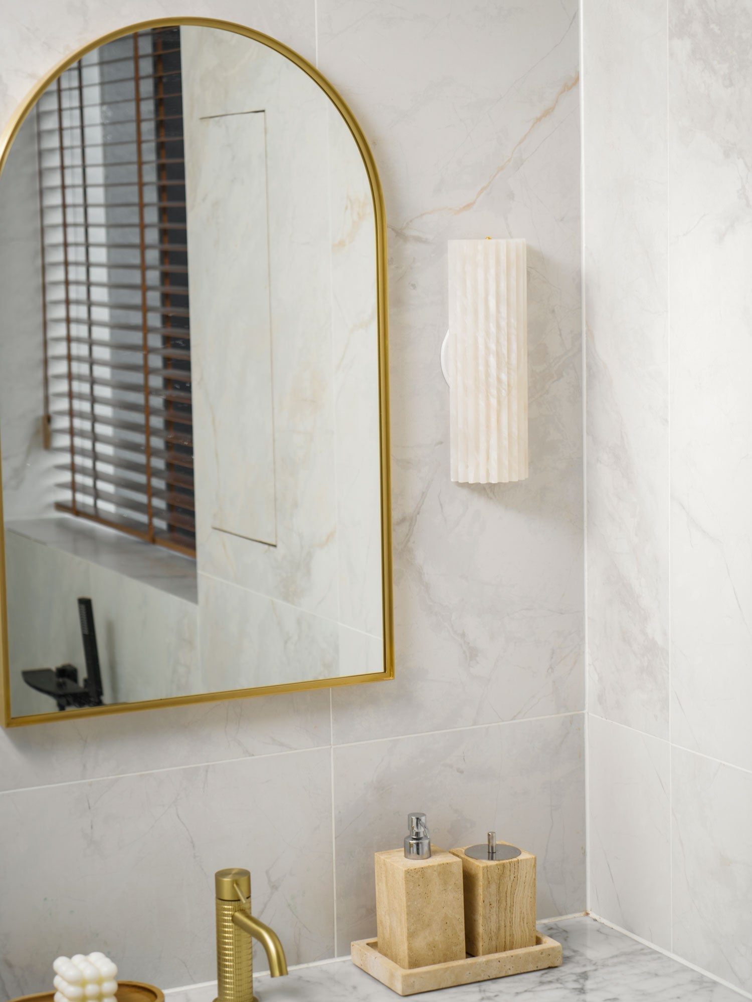 Solas Alabaster Wall Light